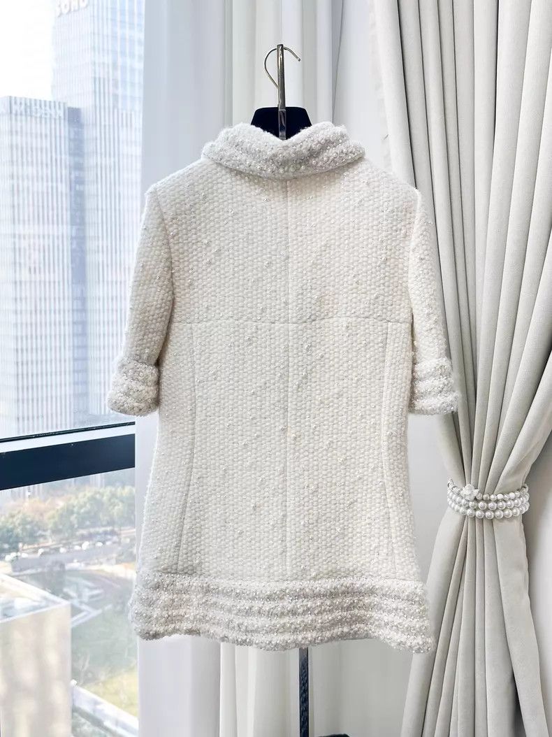 Chanel Chanel Beige heavy industry wool stud beaded sequin dress Size XXS / US 00 / IT 34 - 2 Thumbnail