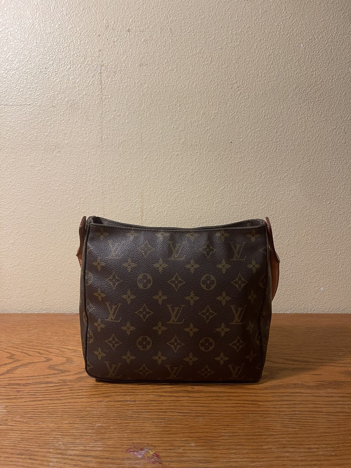 Louis Vuitton Looping MM in Monogram Canvas