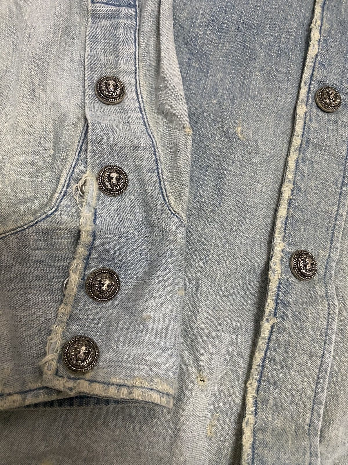 Balmain Vintage Balmain Paris Distress Denim Shirt Size US M / EU 48-50 / 2 - 9 Thumbnail
