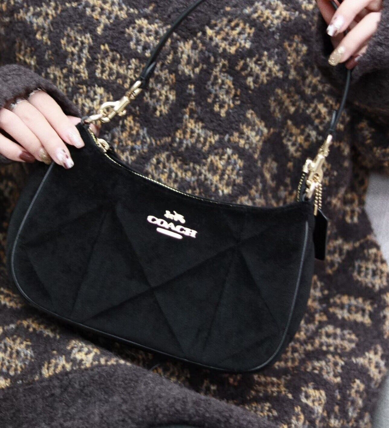 image of NWT Coach Teri Shoulder Bag With Quilting Co955 in Gold/Black, Women's