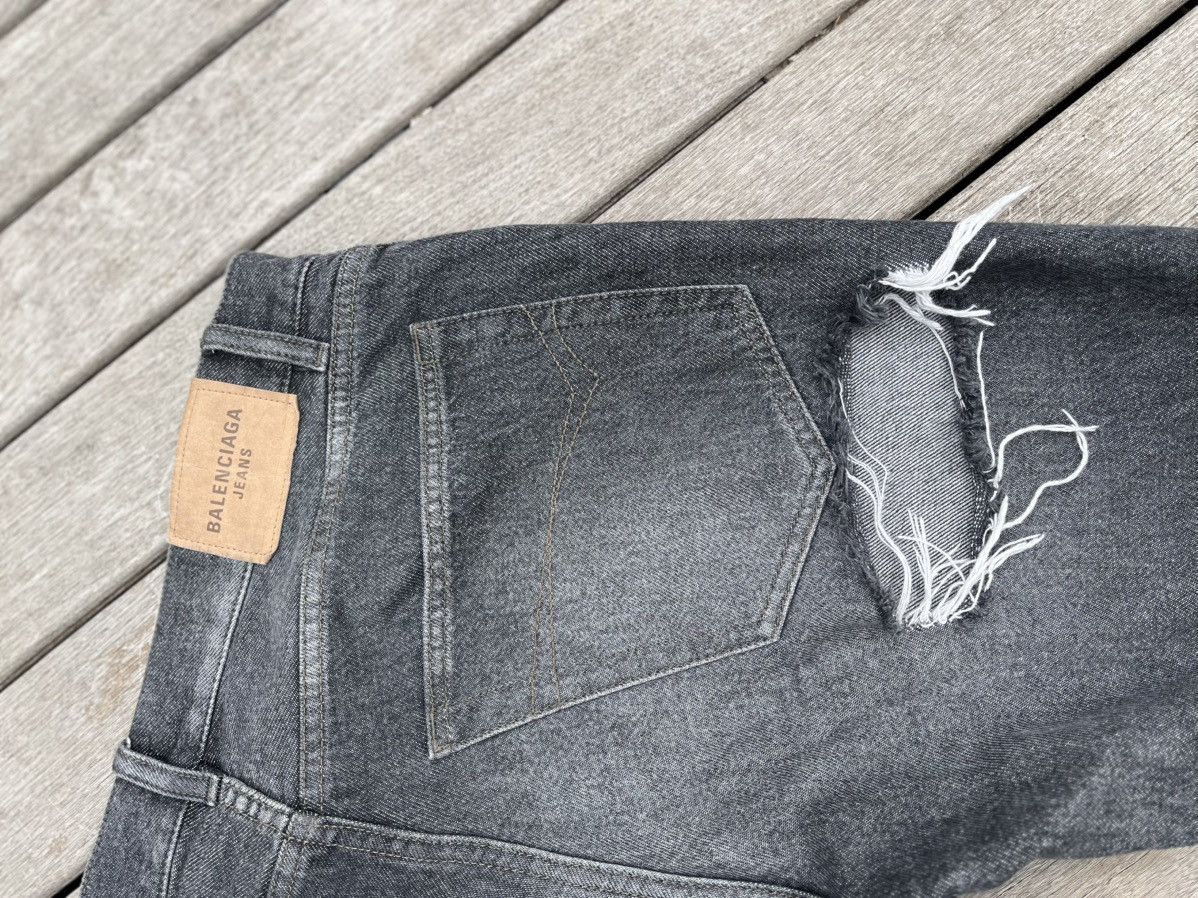 Balenciaga Balenciaga Straight Legged Jeans Size US 27 - 7 Thumbnail