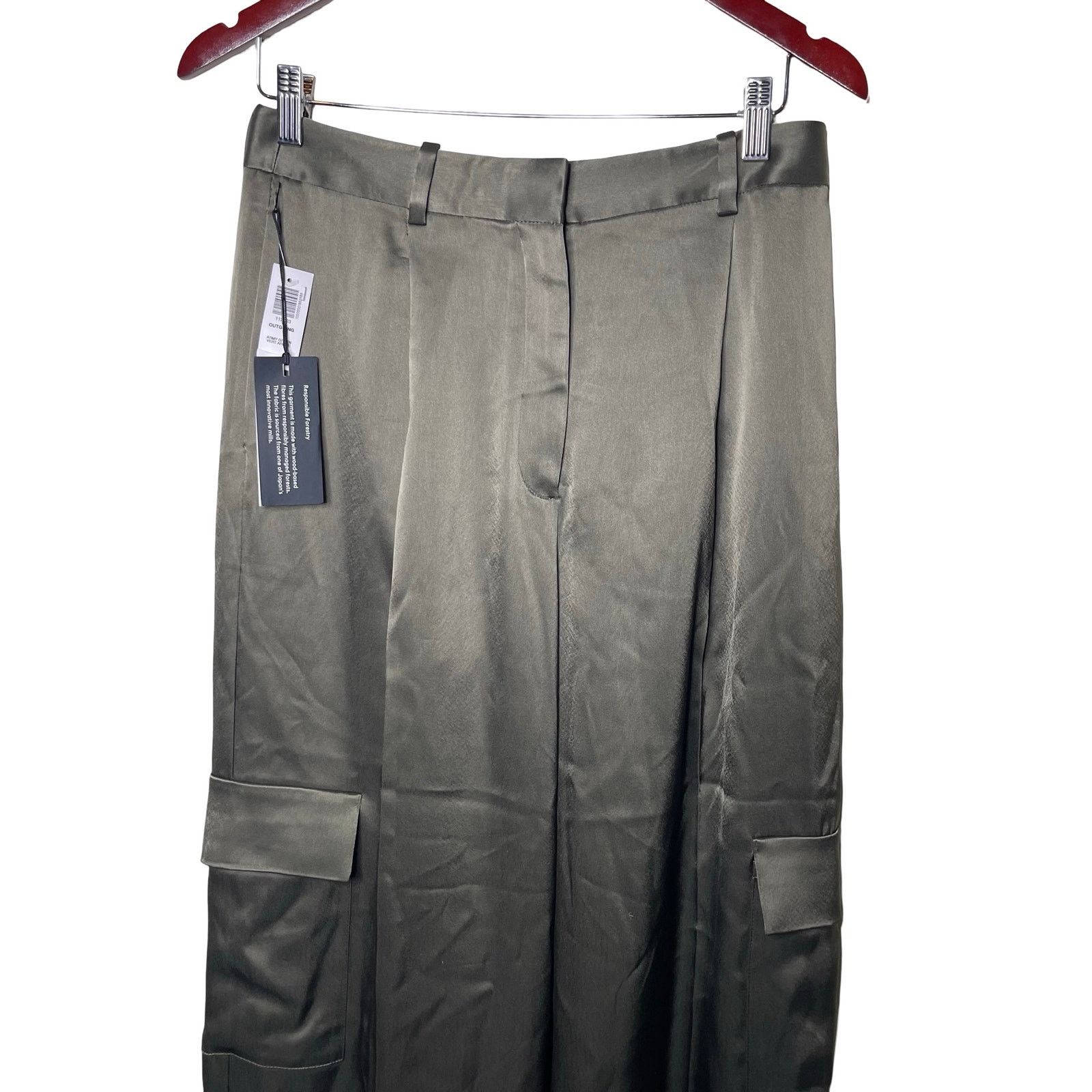 Aritzia NWT Aritzia Babaton Outgoing Army Green Satin Cargo Pants 8 Size 30" / US 8 / IT 44 - 3 Thumbnail