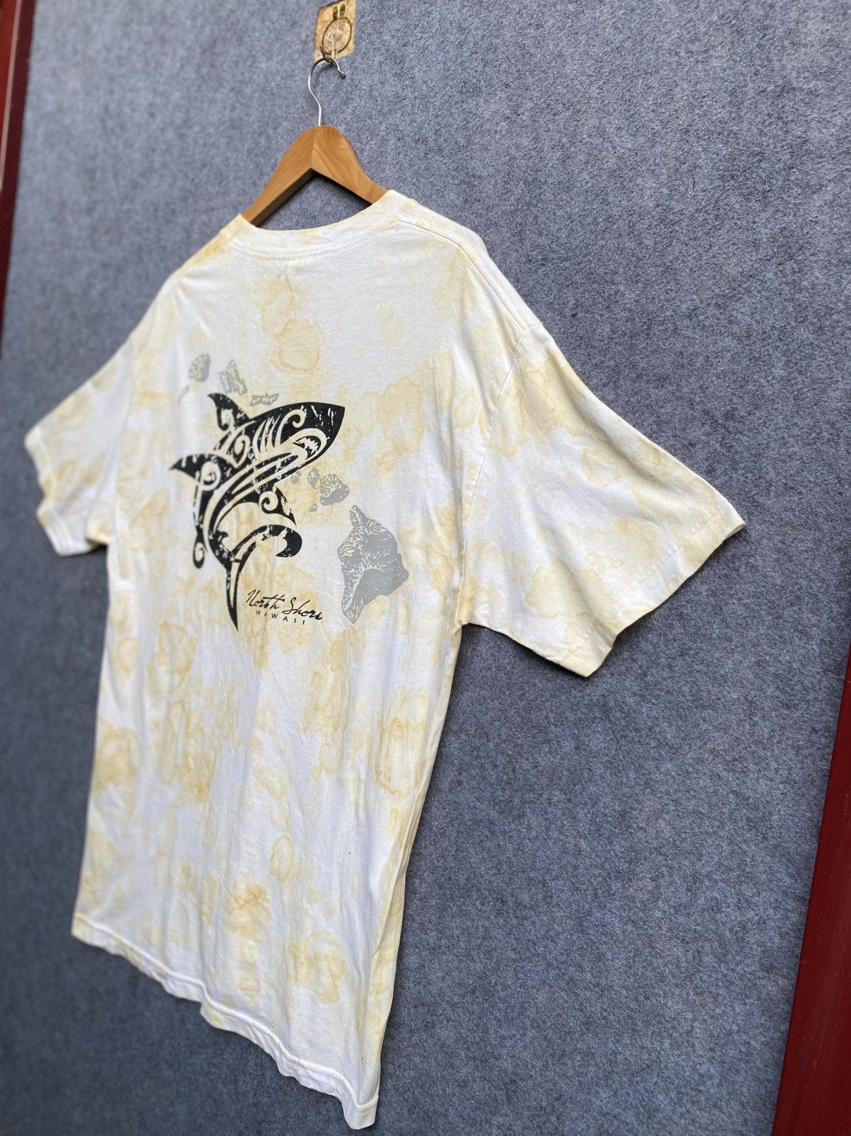 Vintage Vintage shark hawaii stain tie dye tee Size US L / EU 52-54 / 3 - 12 Thumbnail