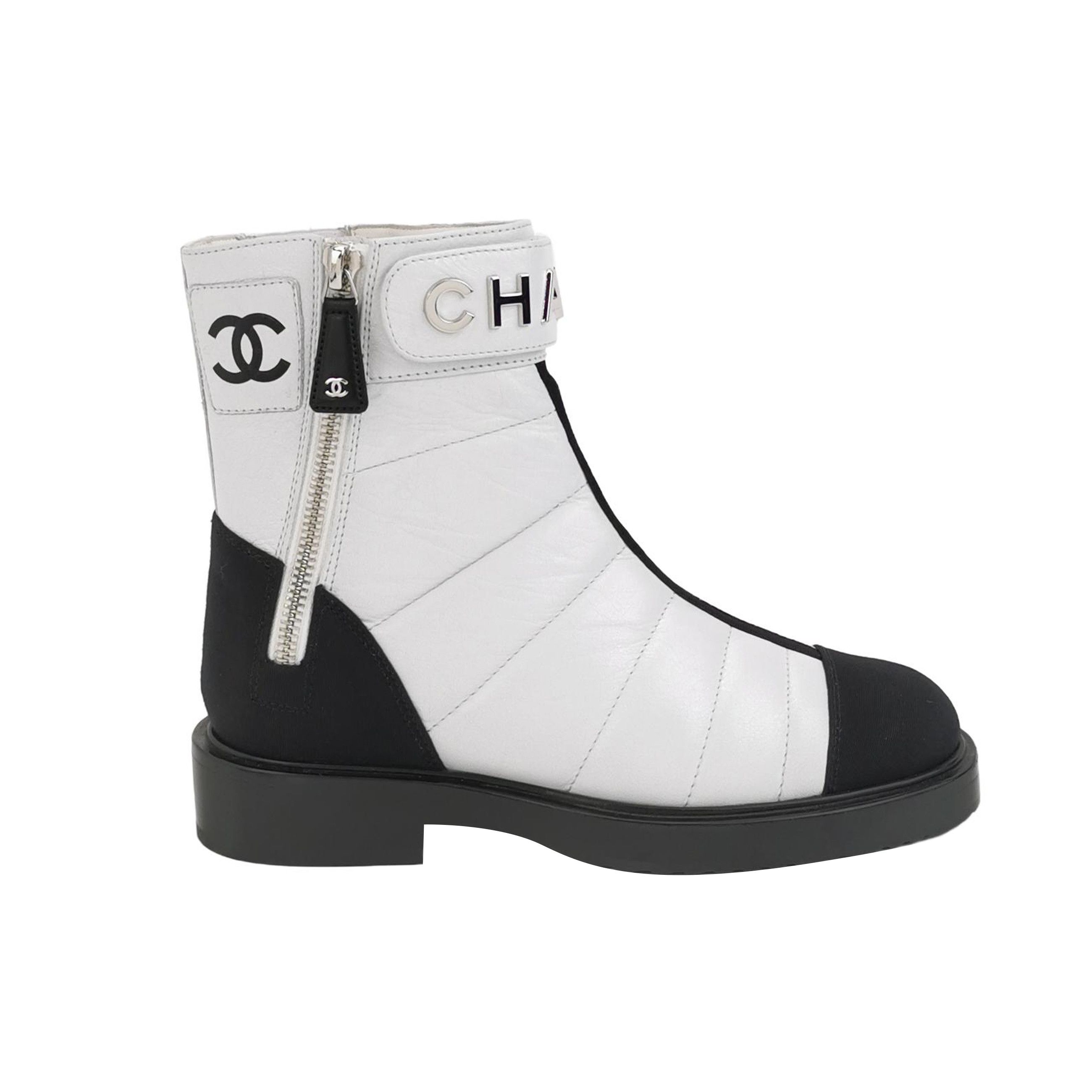 Chanel Chanel Women 5 Boots Size US 5 / IT 35 - 1 Thumbnail