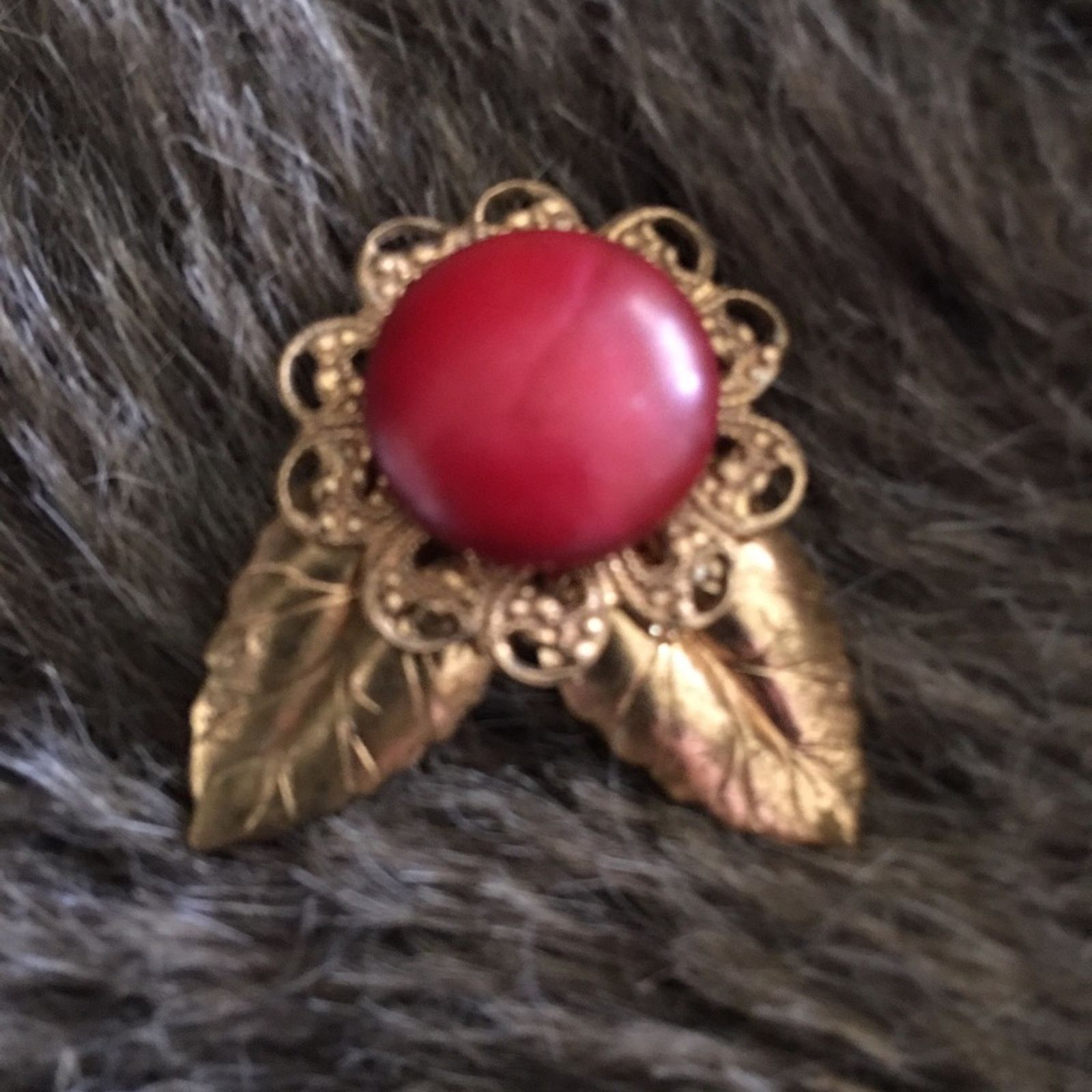 Vintage Vintage 50s red marble bakelite earring brooch set Size ONE SIZE - 5 Thumbnail
