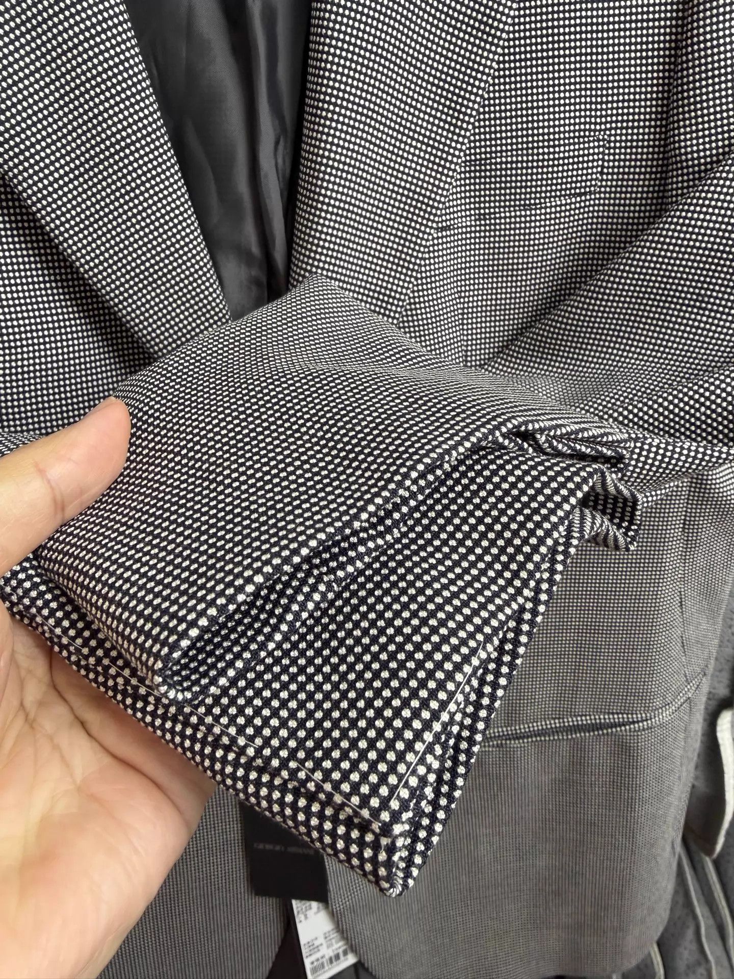 Giorgio Armani Giorgio Armani Slim Gray Microdot Wool-Silk Suit 50/52 Size 52R - 5 Thumbnail