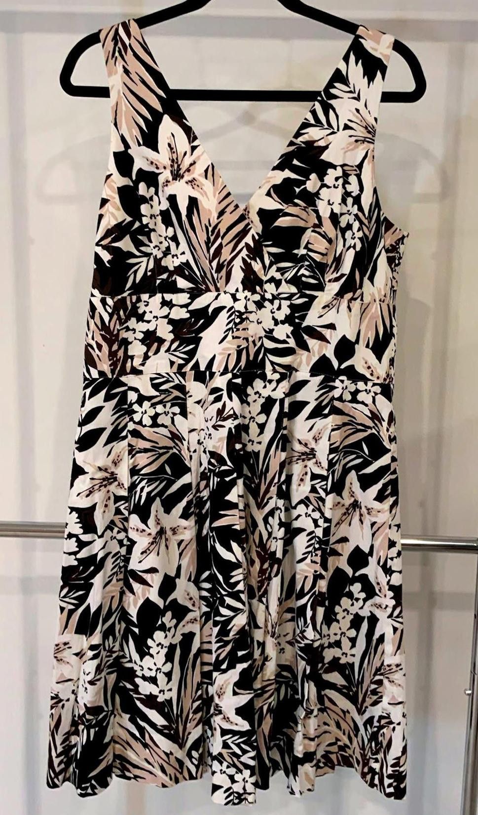 Designer Floral Print A-Line Dress by WHBM - Size 14 Size XL / US 12-14 / IT 48-50 - 2 Thumbnail