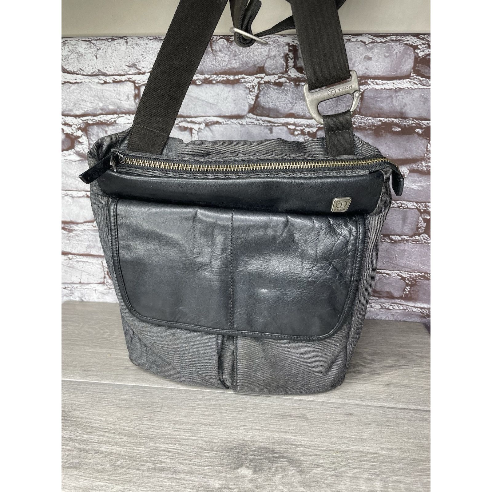 TUMI T Tech Black Leather Accents Men Messenger Bag Crossbod