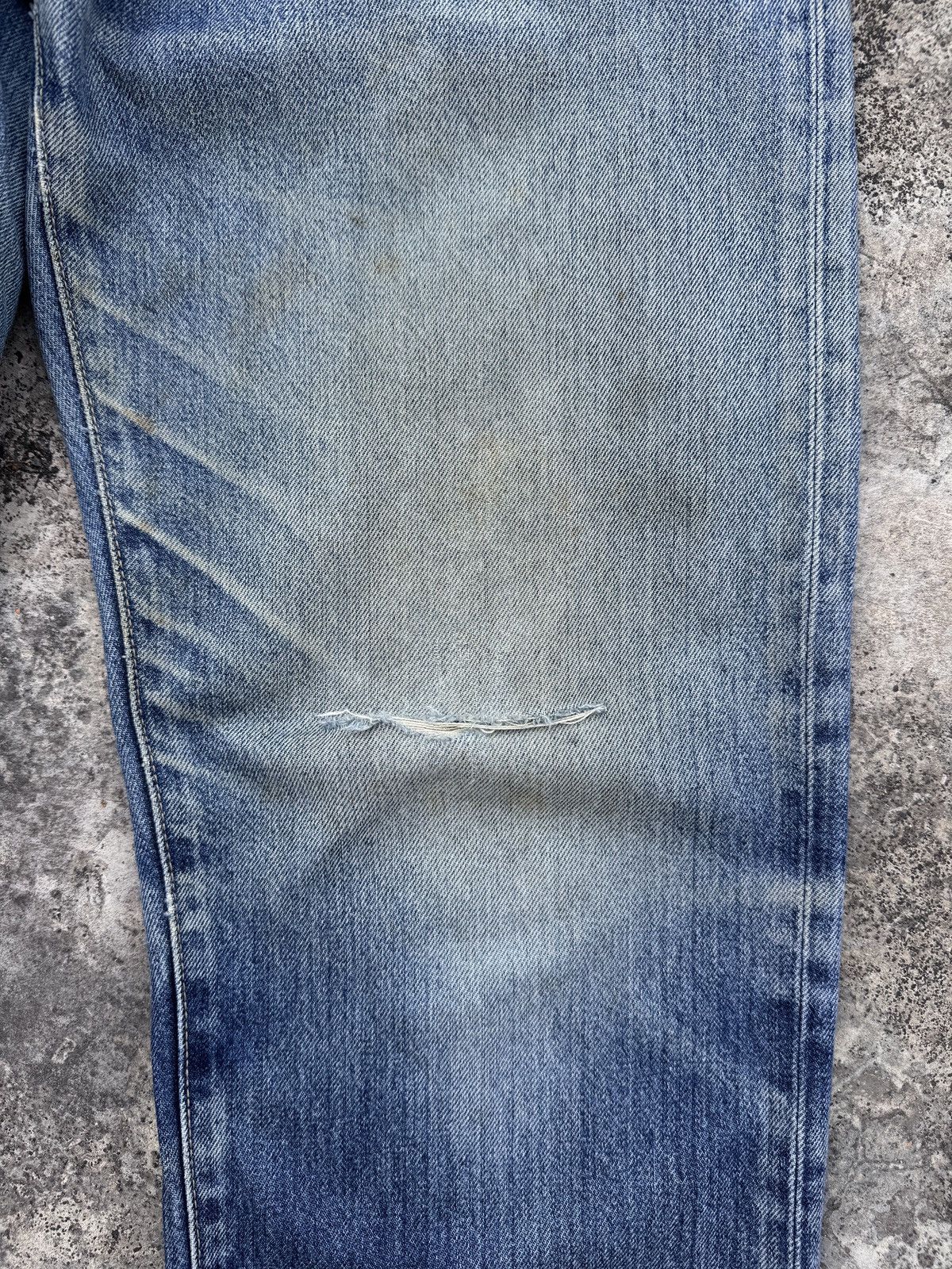 Uniqlo Vintage Uniqlo Distressed Jeans Size US 34 / EU 50 - 4 Thumbnail