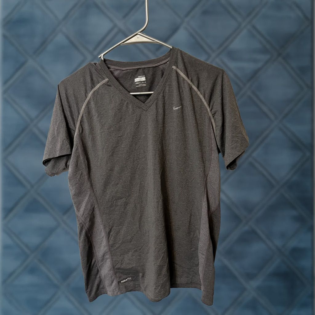 Nike VINTAGE Nike Women’s T-Shirt L Grey V-Neck Slim Dri Fit Logo Y2K Shirt Womens Size L / US 10 / IT 46 - 1 Thumbnail