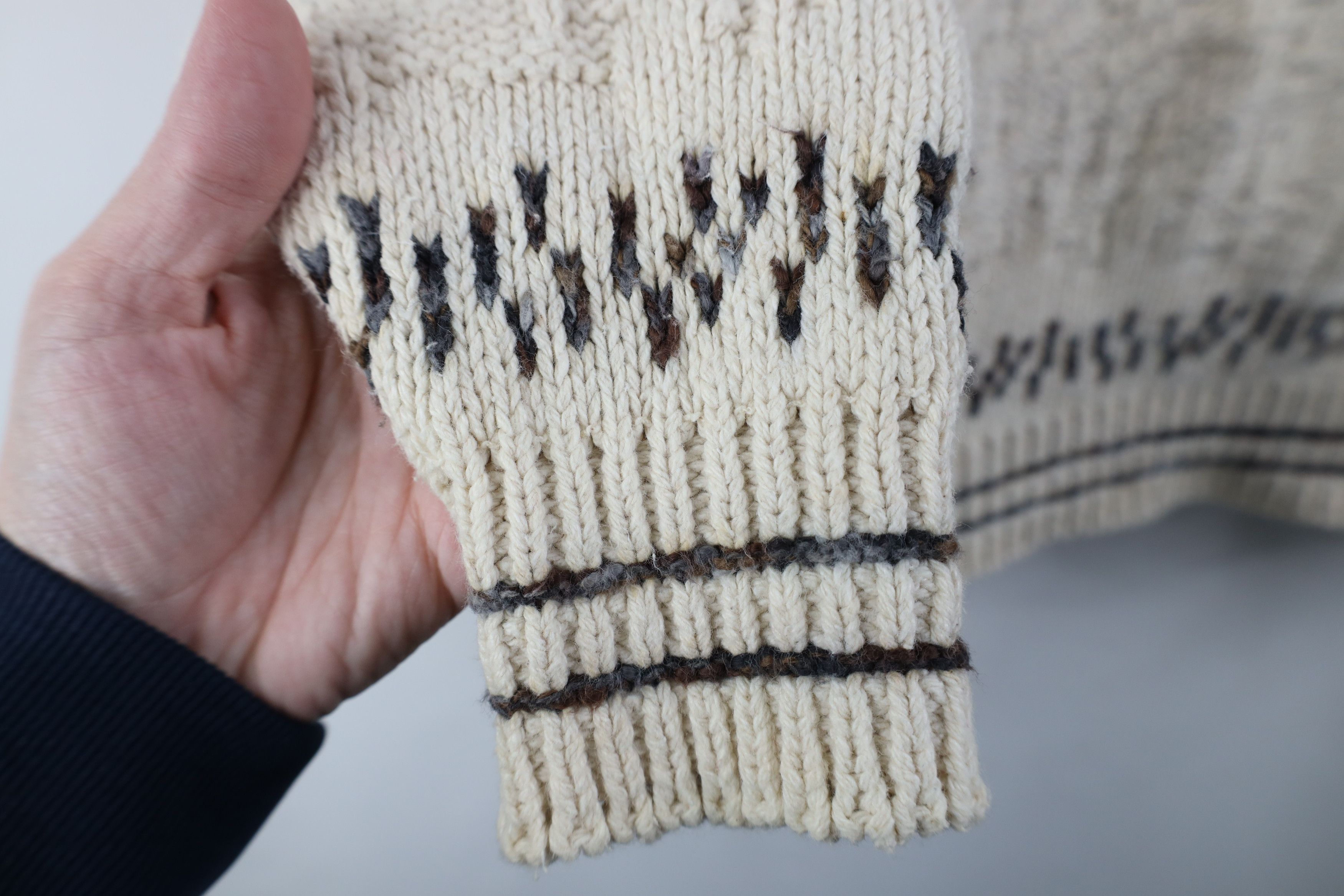 Cabelas Vintage 90s Cabelas Deer Raccoon Knit Sweater Cream USA Size M / US 6-8 / IT 42-44 - 7 Thumbnail