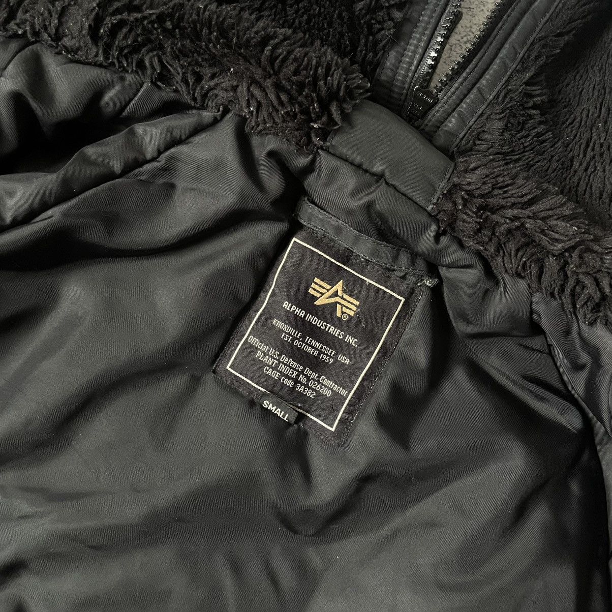 Alpha Industries Alpha Industries Vintage Archive Bomber Jacket Black Mens Size US S / EU 44-46 / 1 - 10 Thumbnail