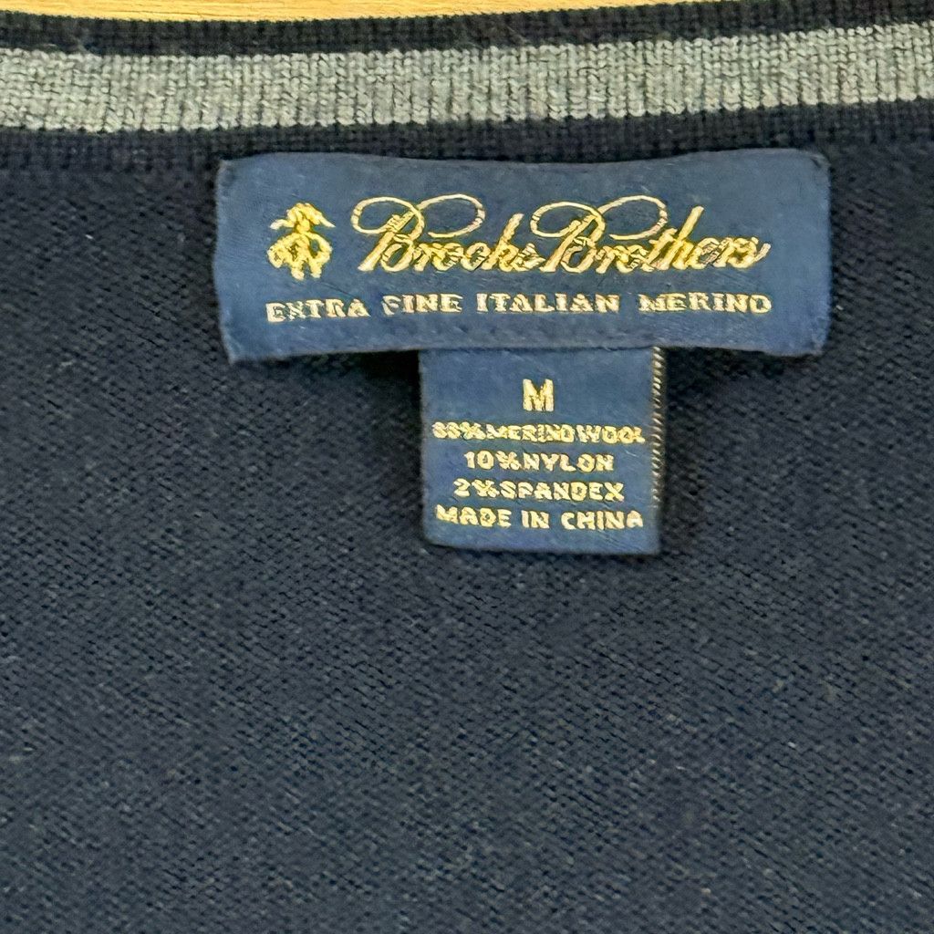 Brooks Brothers Brooks Brothers Men’s M Merino V-Neck Sweater Navy Size US M / EU 48-50 / 2 - 7 Thumbnail