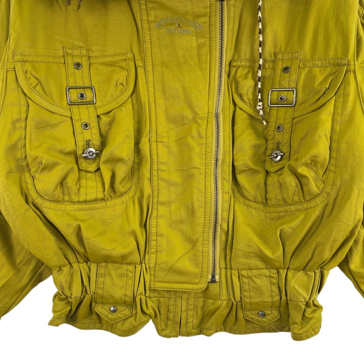 Japanese Brand COURMAYEUR Japanese Brand La Pista Bianca Embroidered Design Size US L / EU 52-54 / 3 - 3 Thumbnail