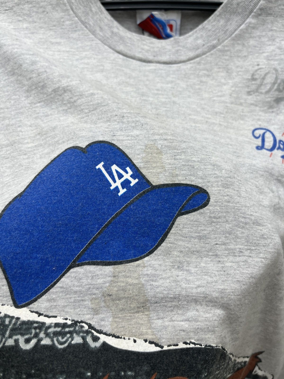 MLB × Vintage × Warner Bros 🔥🔥🔥STEALS VTG MLB LA DODGERS X TAZMANIA WARNER BROS Size US S / EU 44-46 / 1 - 12 Thumbnail