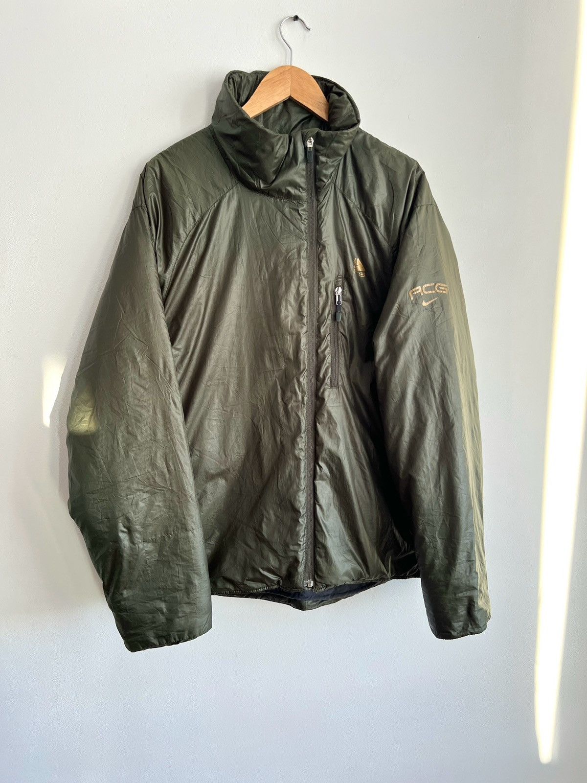 Nike ACG 🔥F/W08 Nike ACG Asymmetrical Zip Puffer Olive Jacket Size US L / EU 52-54 / 3 - 2 Thumbnail