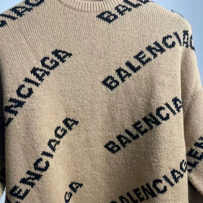 Balenciaga Balenciaga The bullet screen is full of sweaters. Size US S / EU 44-46 / 1 - 3 Thumbnail