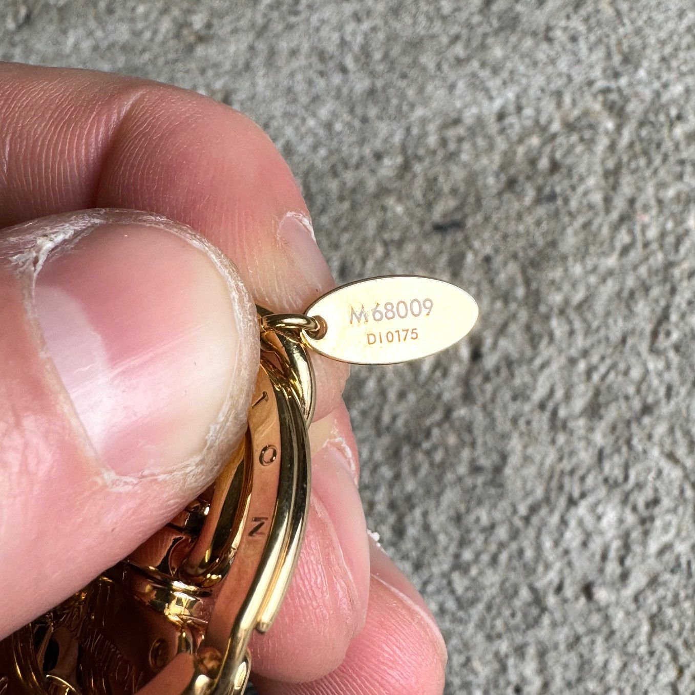 Louis Vuitton Louis Vuitton Gold Black LV Twist Key Holder Bag Charm Size ONE SIZE - 5 Thumbnail