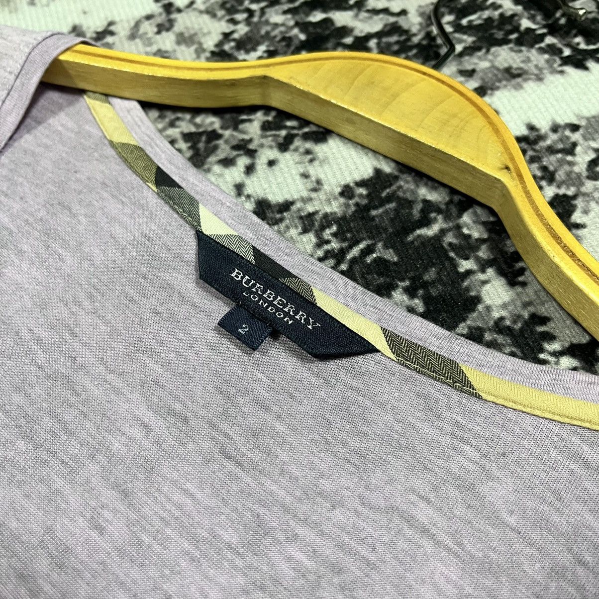 Burberry Burberry London Tshirt Size S / US 4 / IT 40 - 10 Thumbnail