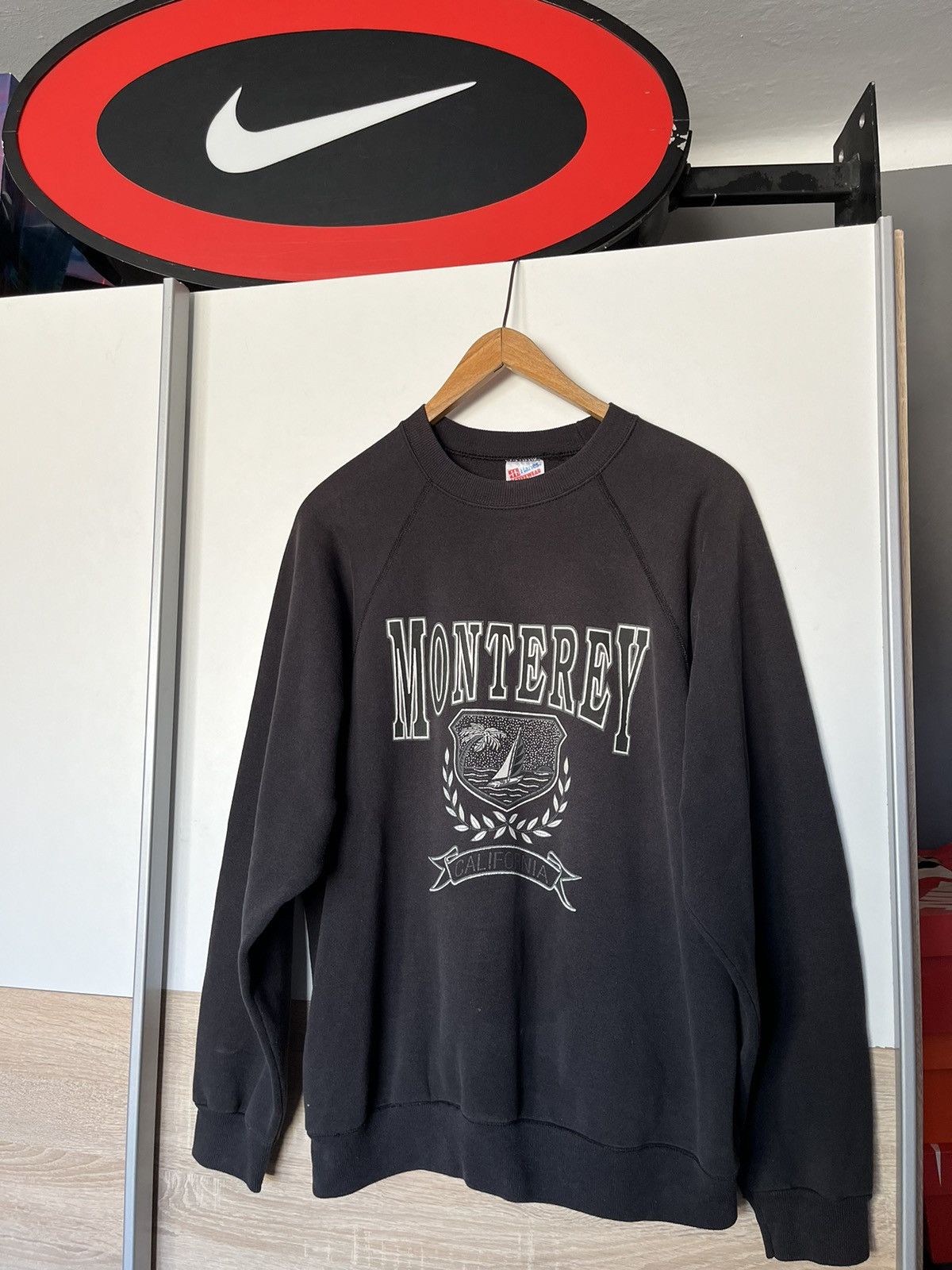 Hanes × Vintage Vintage 90’s Hanes Activewear Monterey California Crewneck o Size US XXL / EU 58 / 5 - 1 Thumbnail