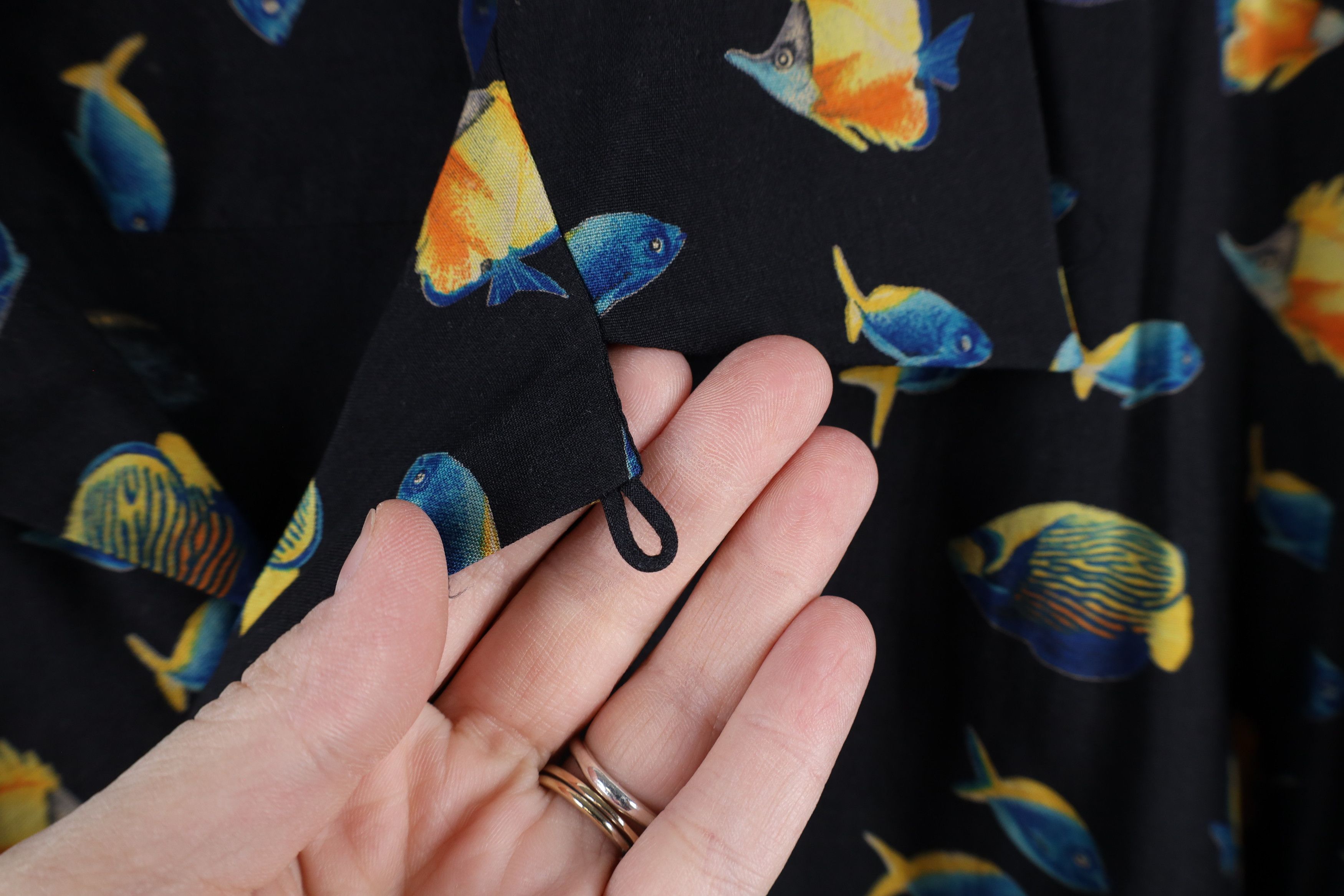 Vintage Vintage 90s Streetwear Over Print Looped Collar Button Shirt Size US XL / EU 56 / 4 - 6 Thumbnail