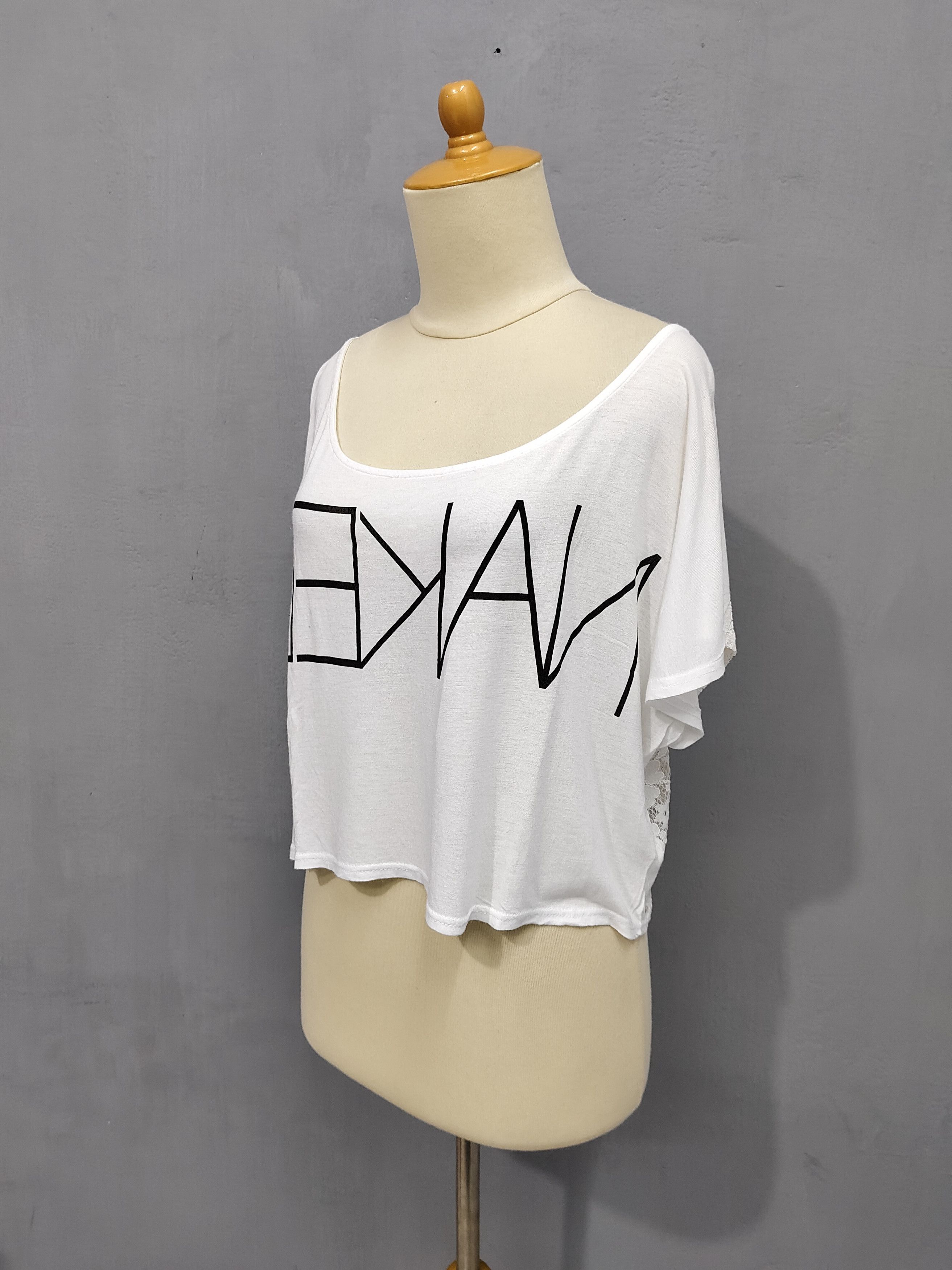 Japanese Brand 2000s Lip Service🇯🇵Hybrid Cropped Batwing "NAKED" Lace Top Size M / US 6-8 / IT 42-44 - 4 Thumbnail