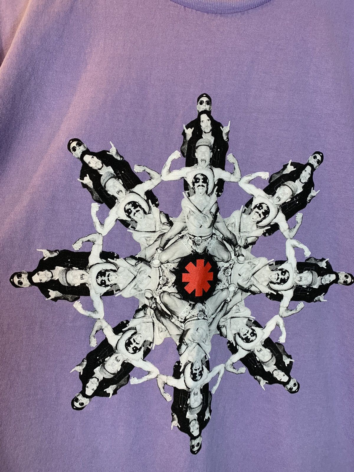 Band Tees *RARE* Red Hot Chili Peppers Unlimited Love Tour RHCP Shirt Size US L / EU 52-54 / 3 - 3 Thumbnail
