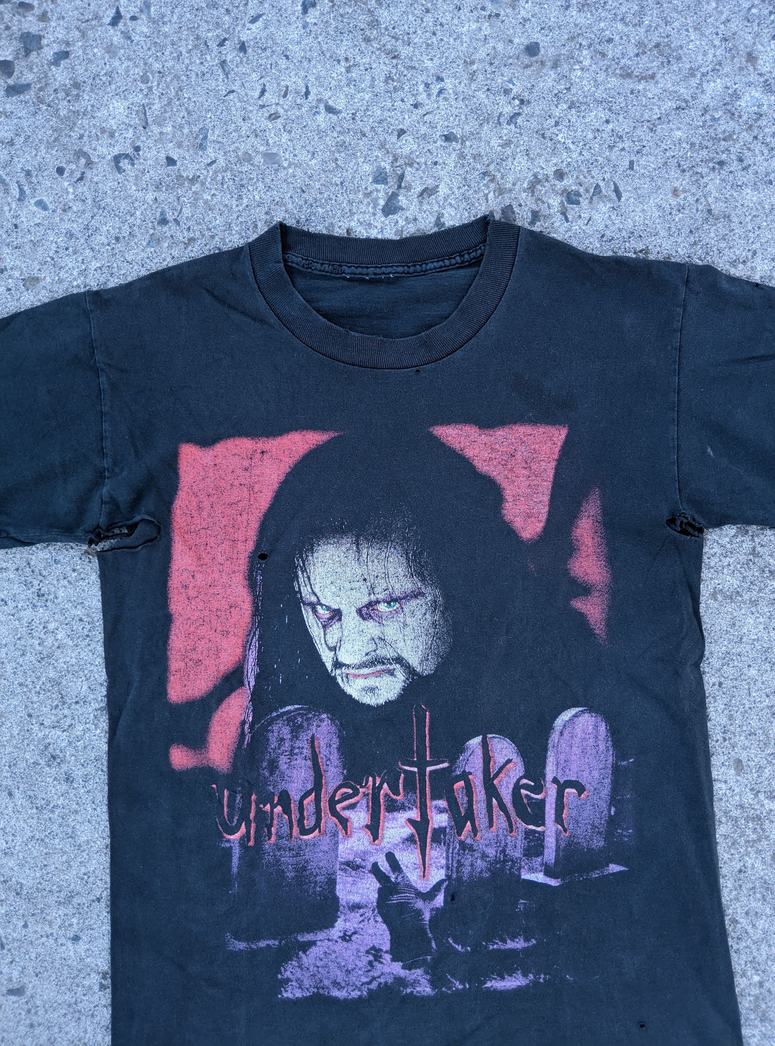 Vintage Vintage 1996 thrashed undertaker wwf wwe erd distressed Size US M / EU 48-50 / 2 - 2 Thumbnail