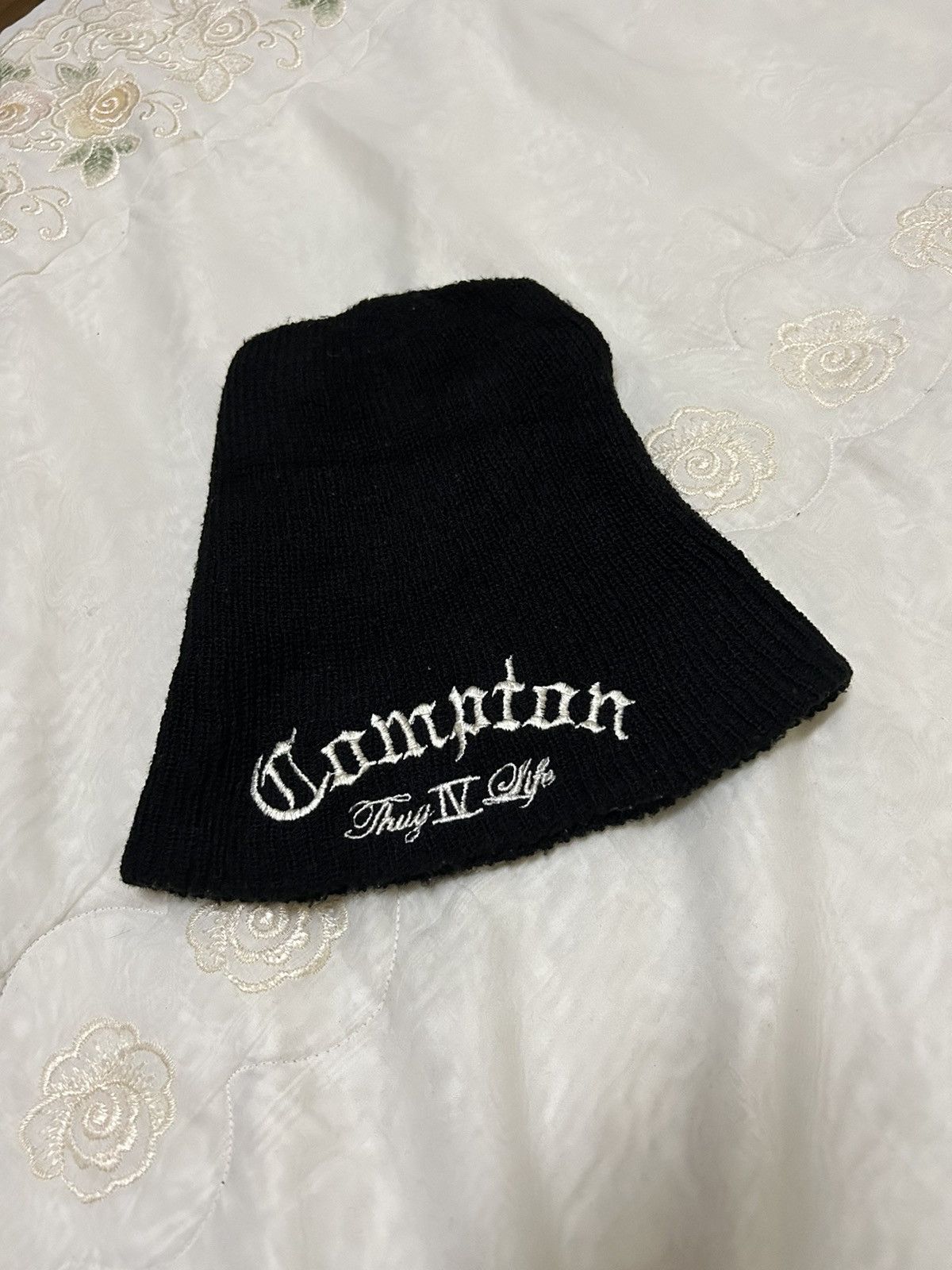 Band Tees 💥 COMPTON THUG LIVE RAP BEANNIE Size ONE SIZE - 5 Thumbnail