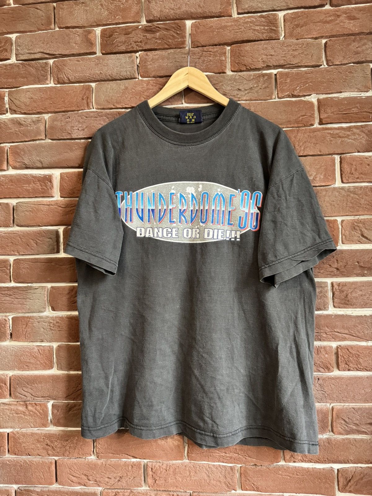 Band Tees Rare Vintage 1996 Thunderdome Dance Die Gabber Band Tshirt Size US XL / EU 56 / 4 - 1 Thumbnail