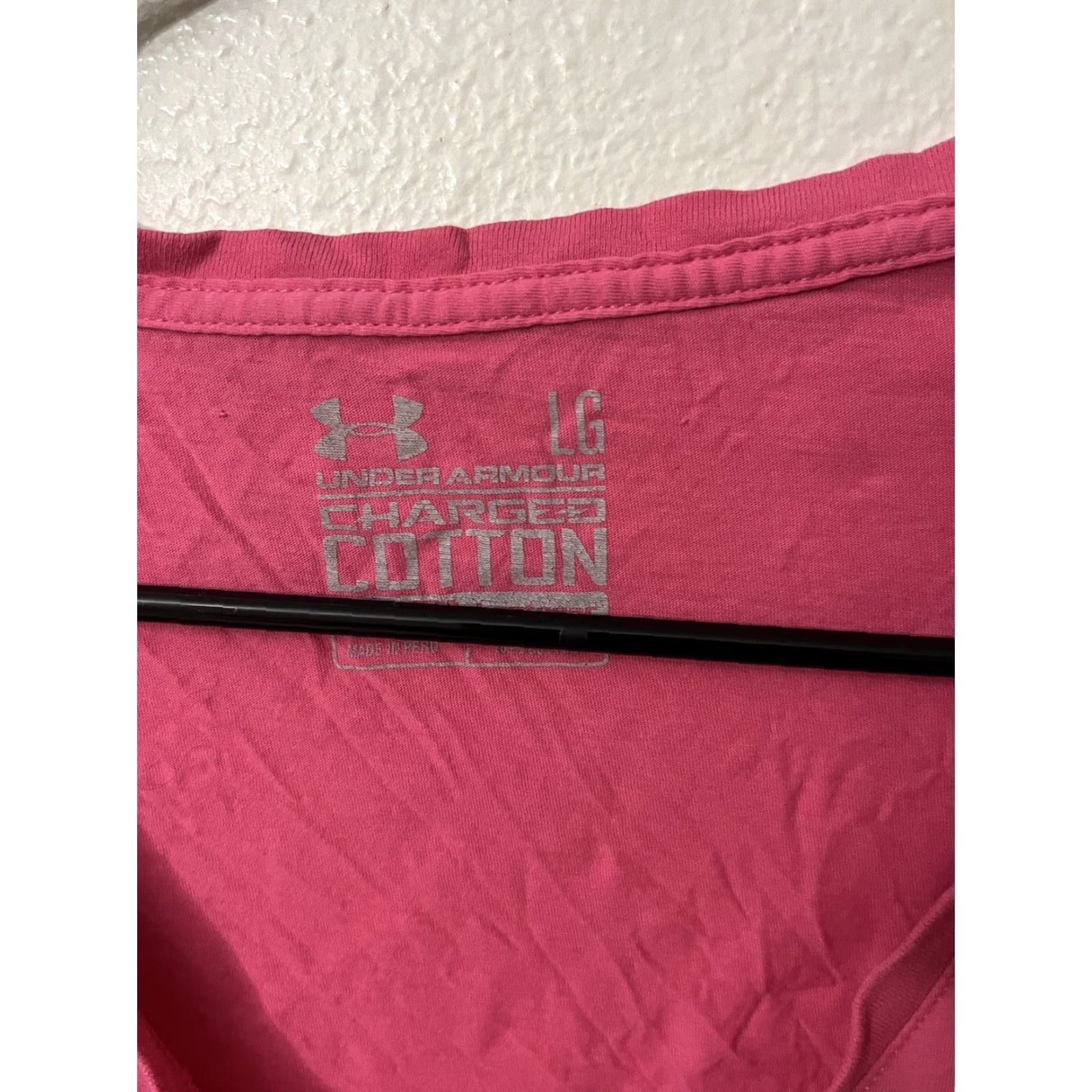 Under Armour Under Armour Marine Corps T-Shirt Women's Large Pink V-Neck Short Sleeve Athleisure Size L / US 10 / IT 46 - 2 Thumbnail