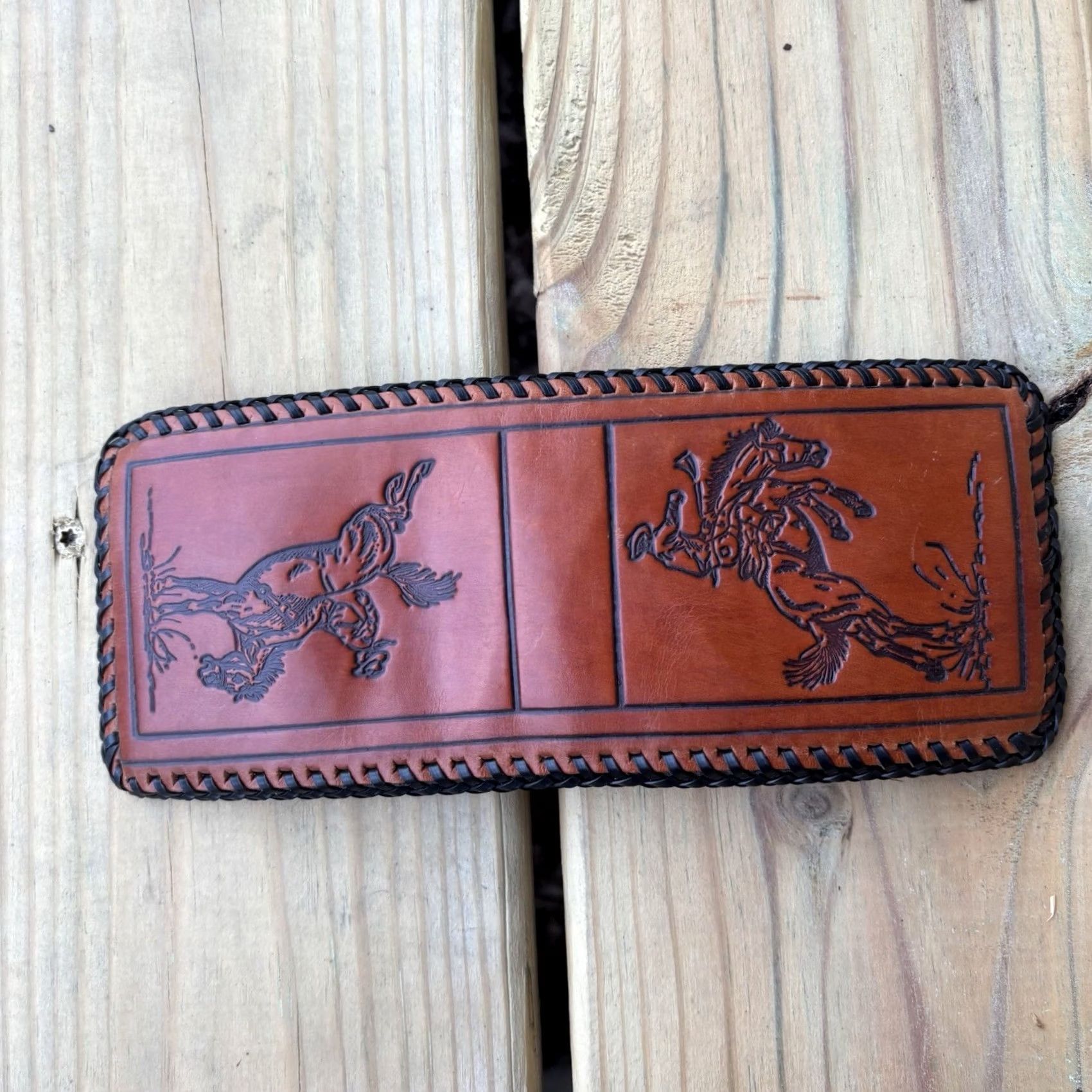 Vintage VINTAGE Leather Wallet Bifold Hand Tooled Whipstitch Horses Riding Cowboy 90s Wallet Mens Brown Leather American Southwestern Horse Streetwear Size ONE SIZE - 2 Thumbnail