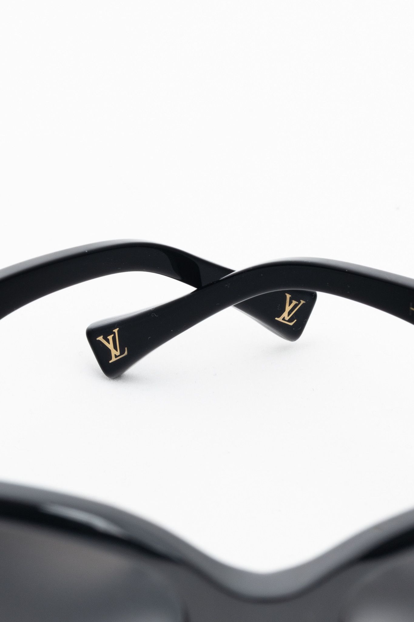 Louis Vuitton Louis Vuitton Z0005W Gold-Tone-Hinge Rectangular Sunglasses Size ONE SIZE - 8 Thumbnail