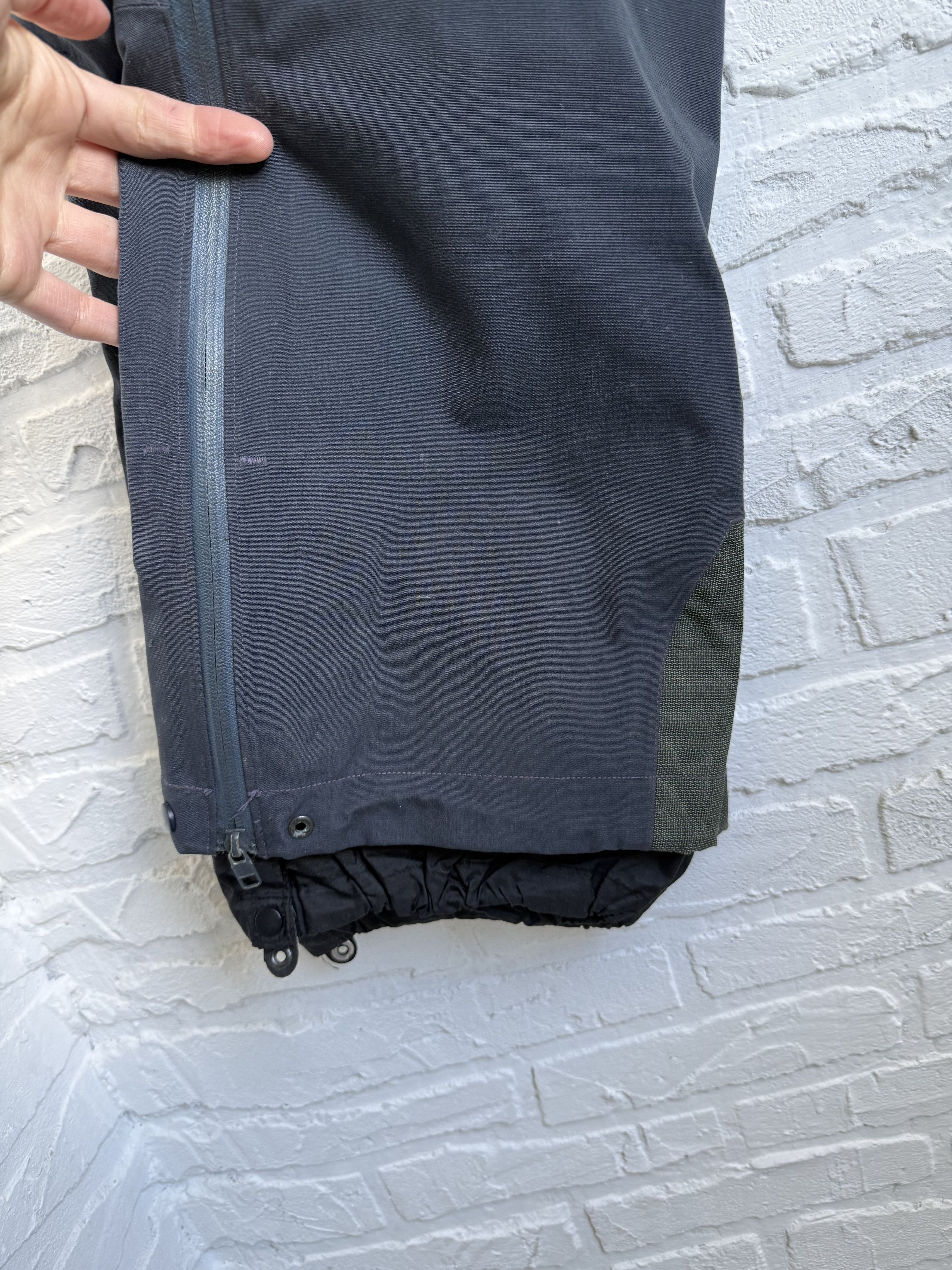 Arc'teryx Vintage Arc'teryx overall ski pants gore-tex Size US 30 / EU 46 - 12 Thumbnail