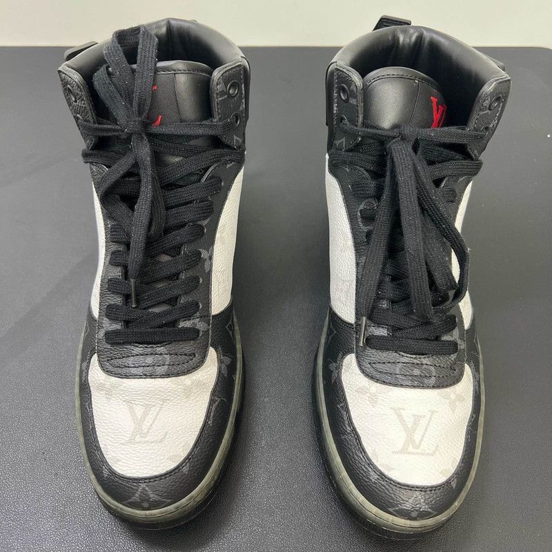 Louis Vuitton Louis Vuitton Rivoli Casual Sneakers in White and Blue -250 Size US 8.5 / EU 41-42 - 2 Thumbnail