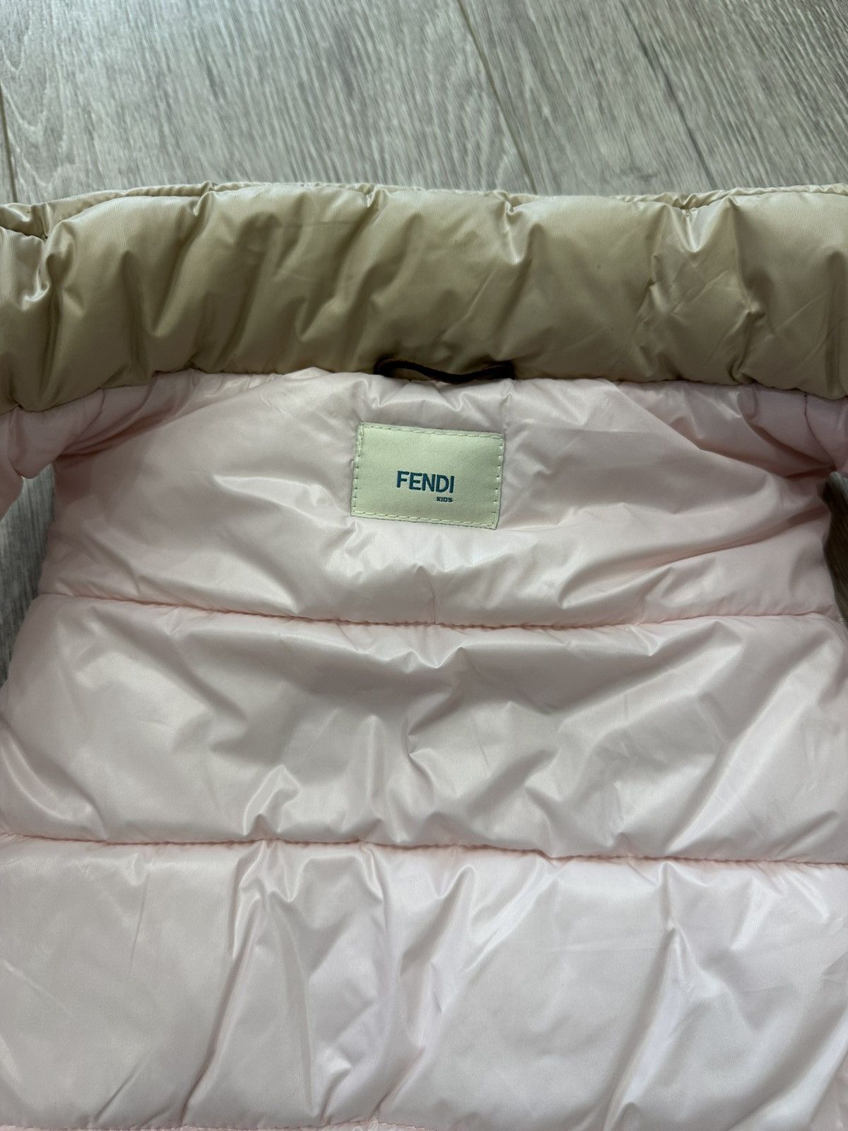Fendi Fendi kids vest eyes Size XXS / US 00 / IT 34 - 6 Thumbnail