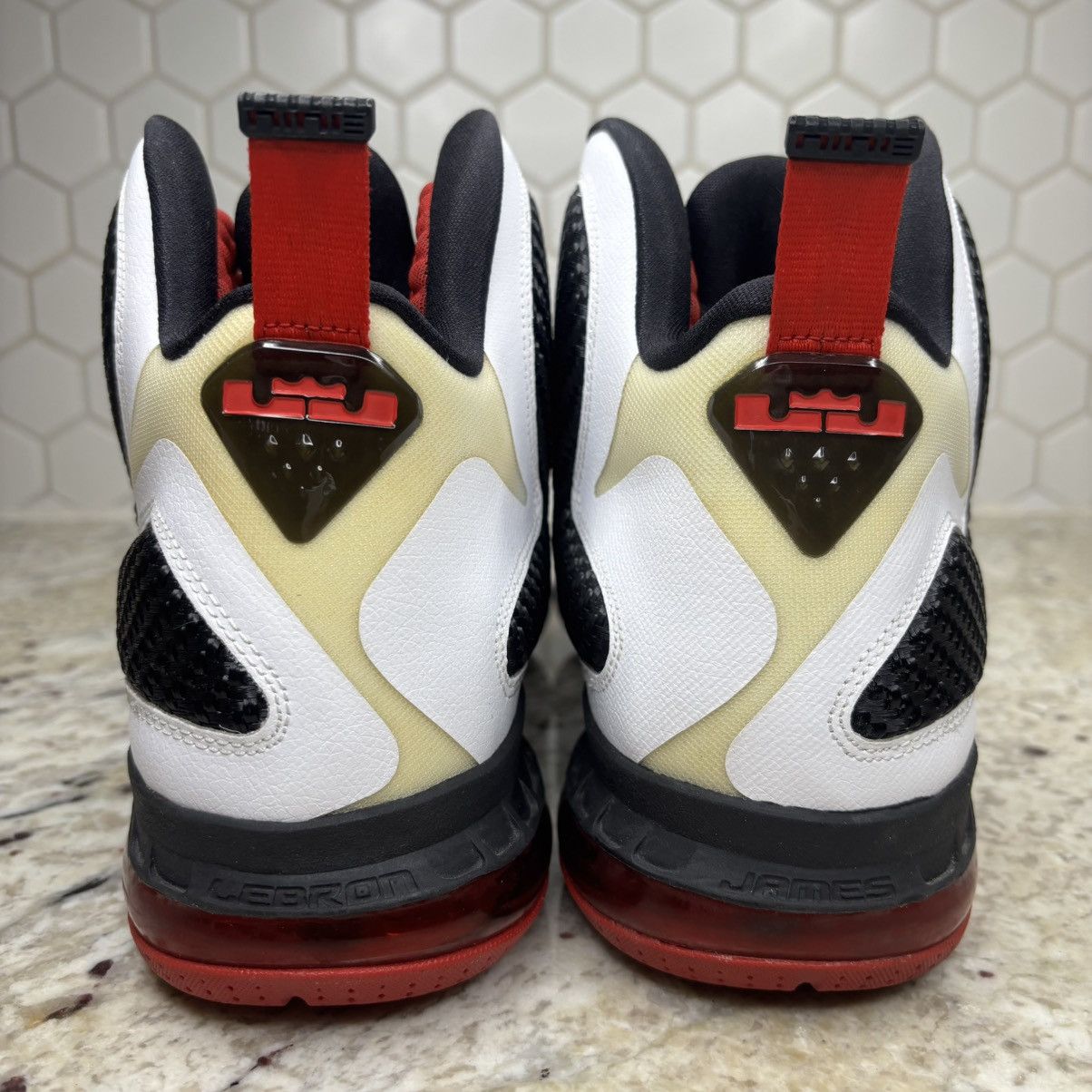 Nike Size 14 - Nike LeBron 9 Miami Heat Home Very Clean OG Box Size US 14 / EU 47 - 11 Thumbnail
