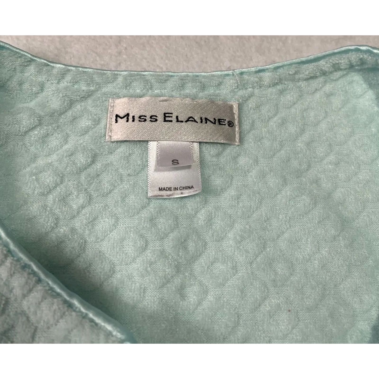 Vintage Miss Elaine Nightgown Women's S Light Green Short Sleeve Knit Embroidered Button Gown Size 28" / US 6 / IT 42 - 4 Thumbnail