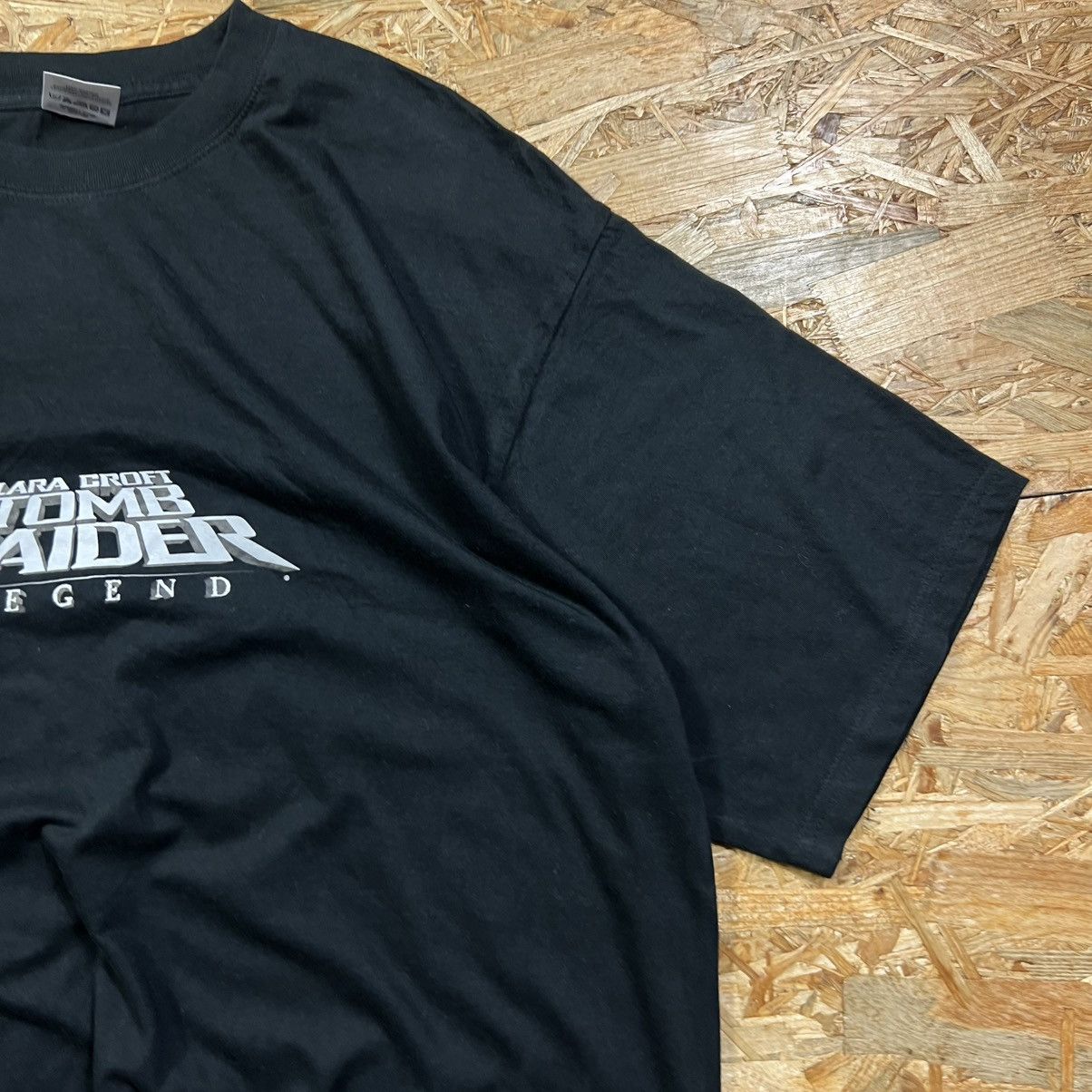 Vintage LARA CROFT TOMB RAIDER LEGEND VINTAGE T-SHIRT GAME 2000S Size US XL / EU 56 / 4 - 6 Thumbnail