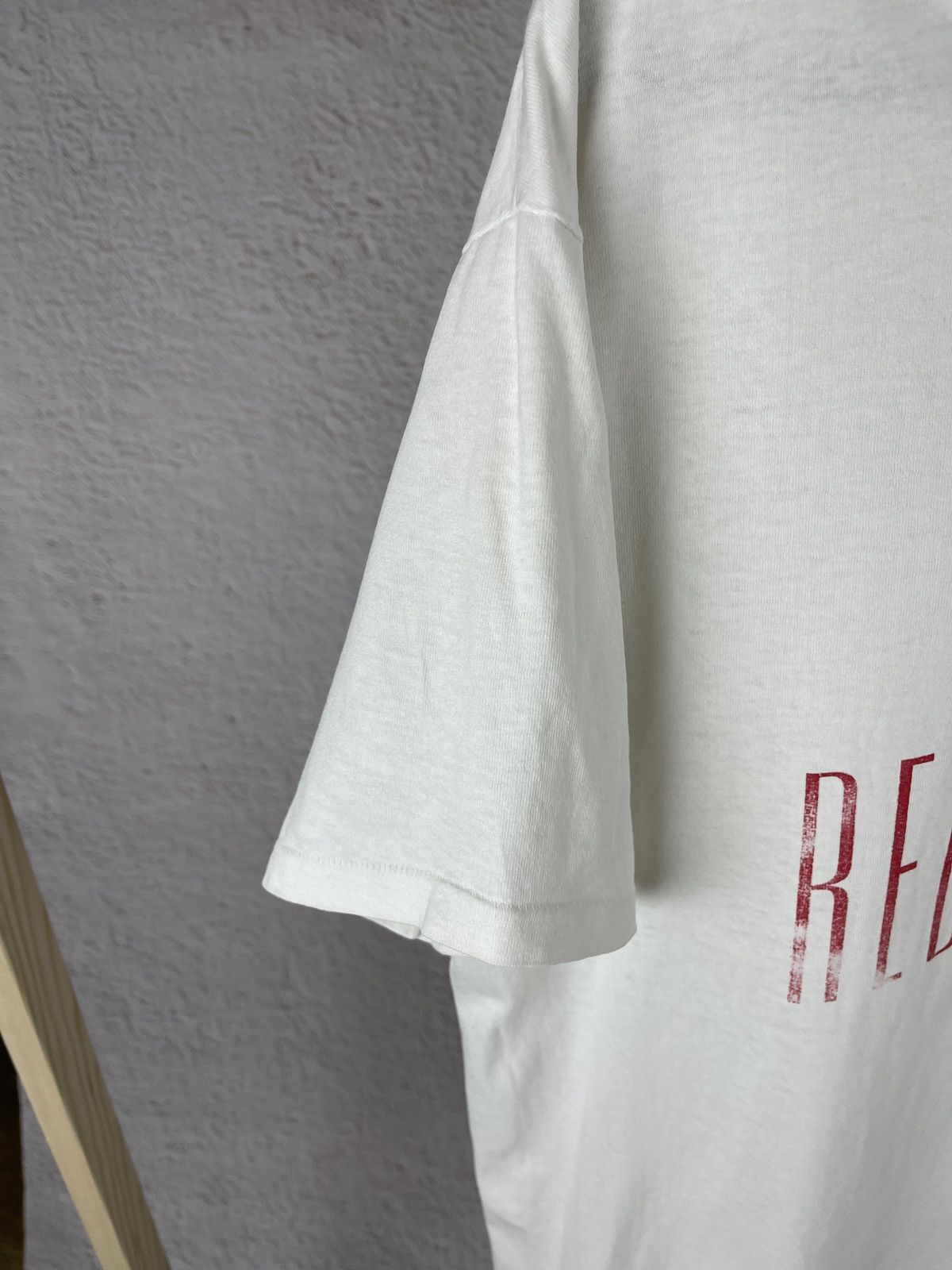 Japanese Brand 90’s Estée Lauder “Red Hot and Blue!” Tee shirt used Size US L / EU 52-54 / 3 - 12 Thumbnail