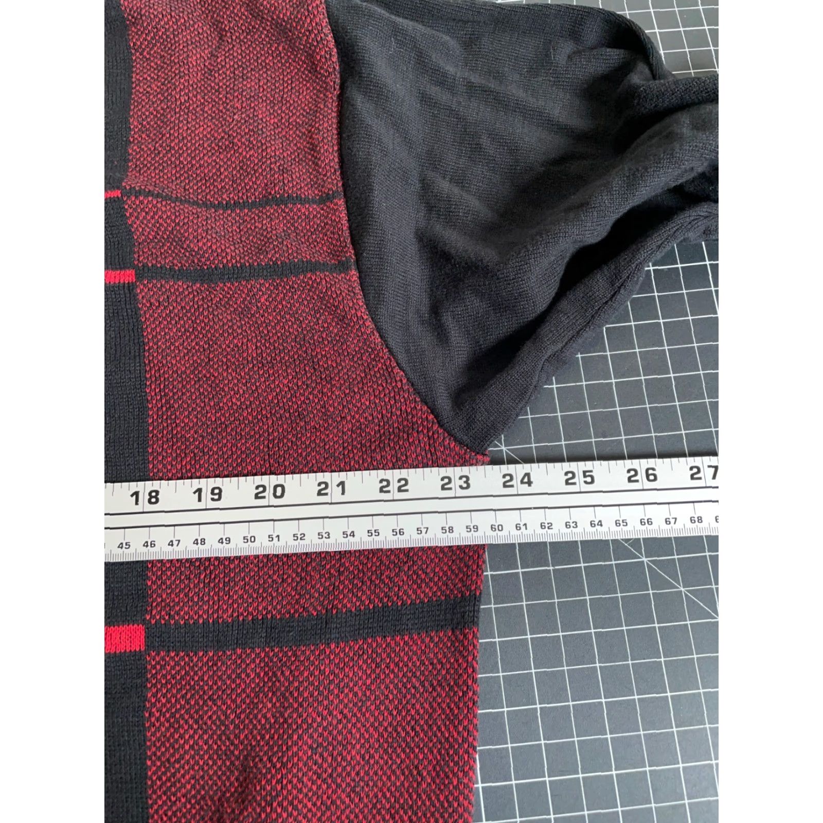 Vintage VINTAGE Tosani Check Pattern Sweater Adult XL Red Black Cotton Chunky-Knit 90s Preppy Mens Size US XL / EU 56 / 4 - 5 Thumbnail