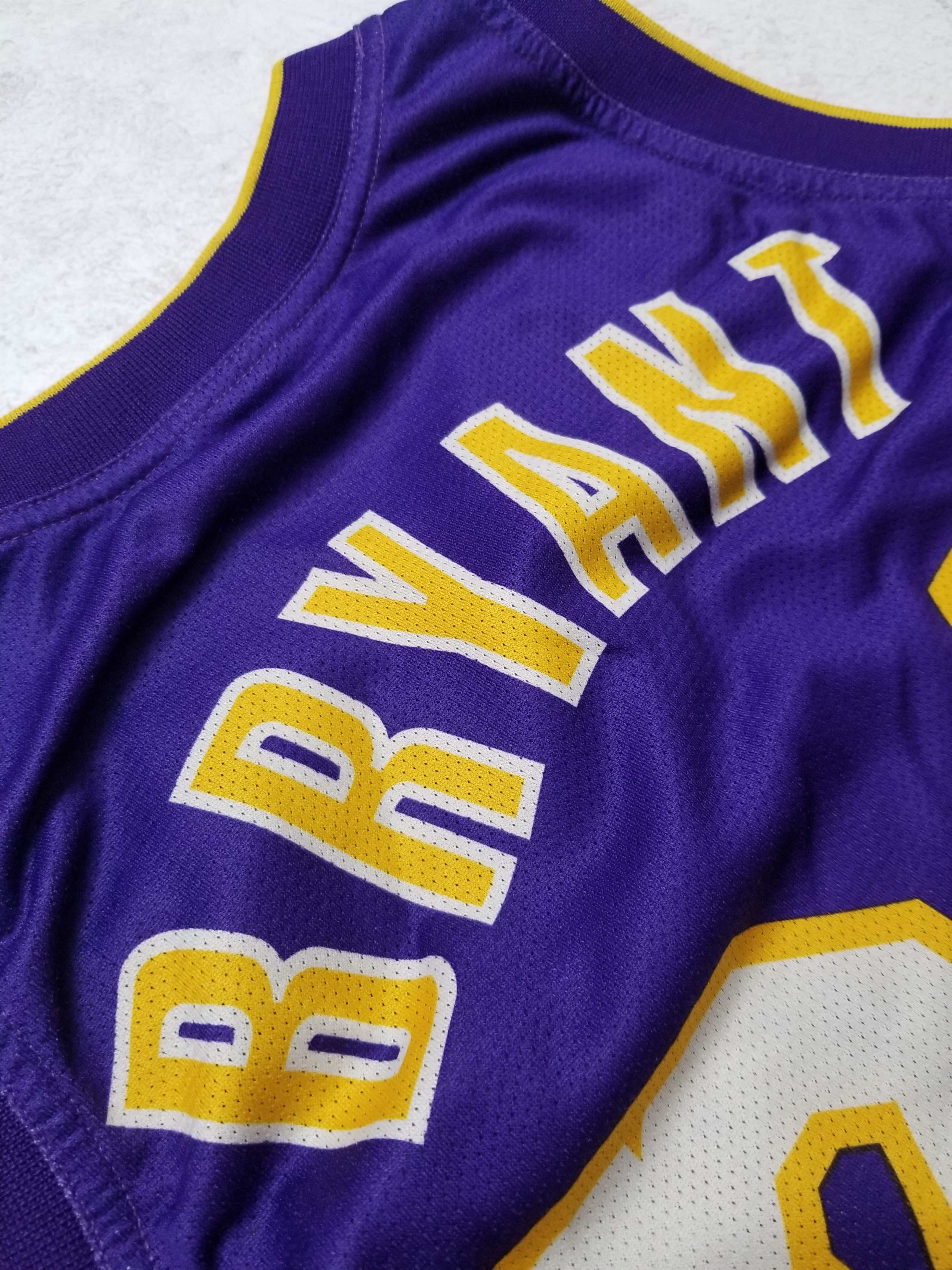 Champion Vintage Champion LA Lakers #24 Kobe Bryant NBA Jersey Size US M / EU 48-50 / 2 - 7 Thumbnail