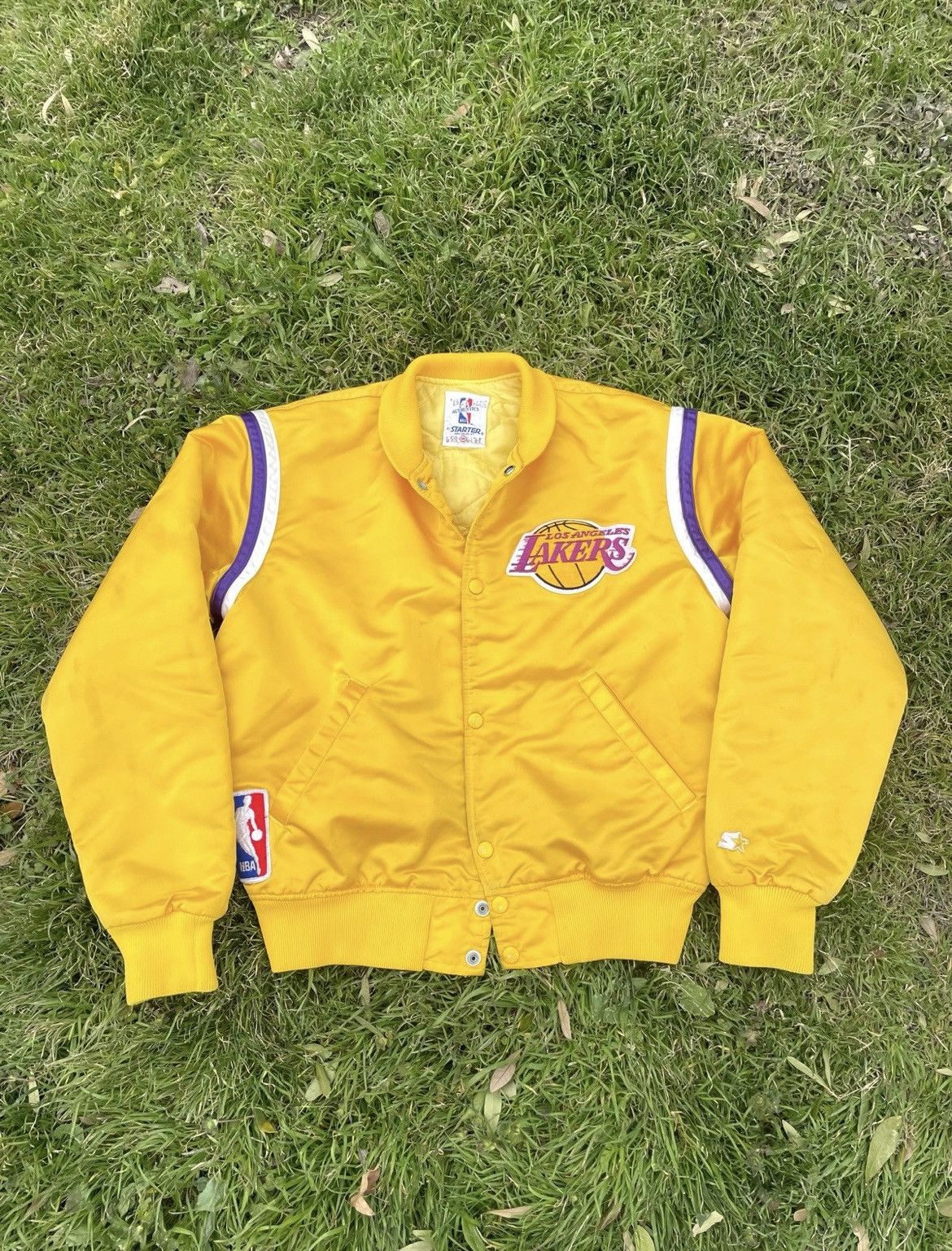 Starter × Vintage Vintage Los Angeles Lakers Starter Jacket Medium Made In USA Size US M / EU 48-50 / 2 - 1 Thumbnail