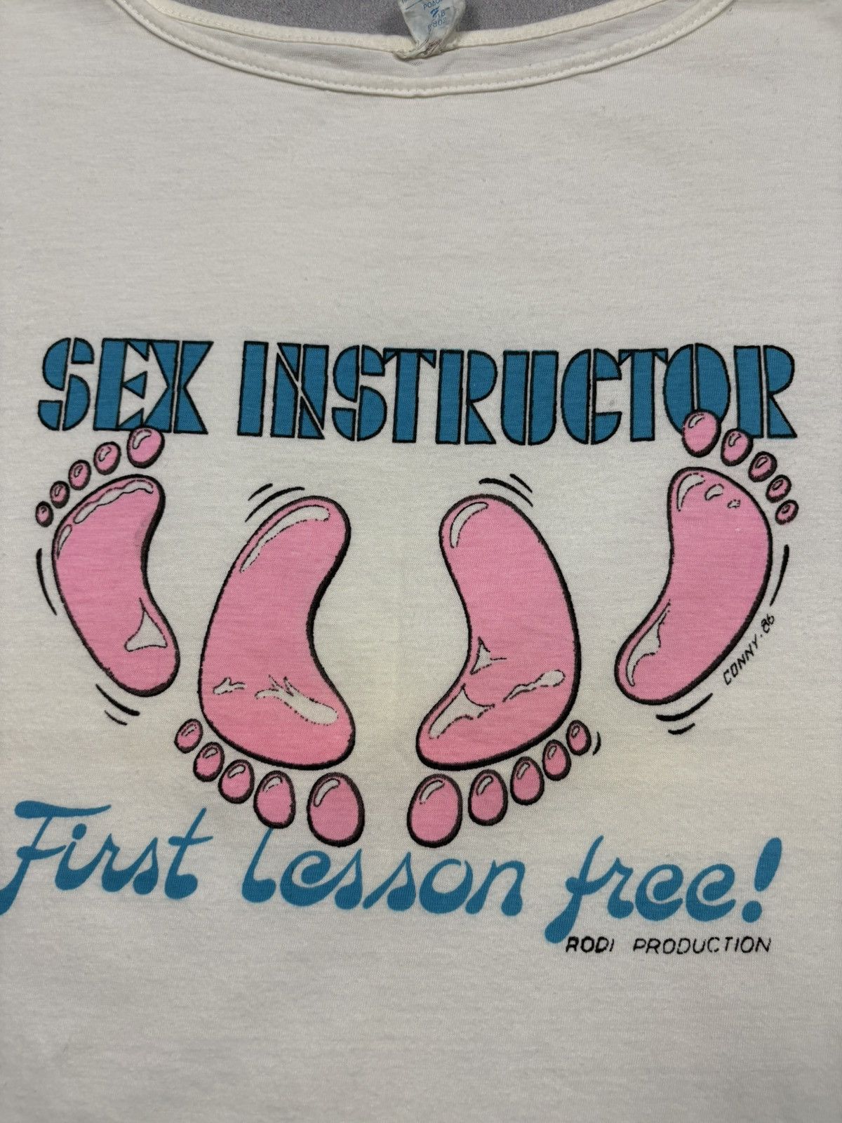 Vintage Vintage 1986 Sex Instructor T Shirt Funny Conny Rodi 80s Y2K Size L / US 10 / IT 46 - 3 Thumbnail