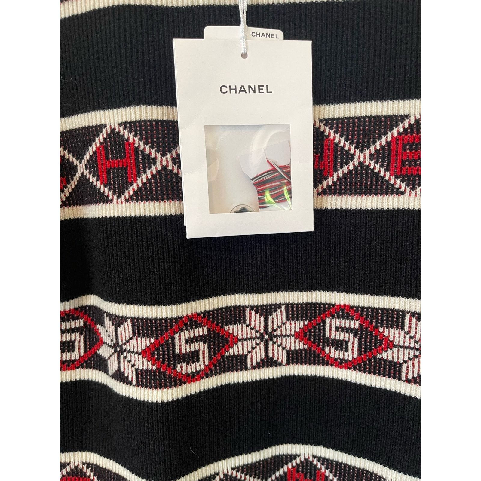 Chanel Chanel 2019 Runway Nordic Pattern Dress, NWT, Size: 42 Size L / US 10 / IT 46 - 8 Thumbnail