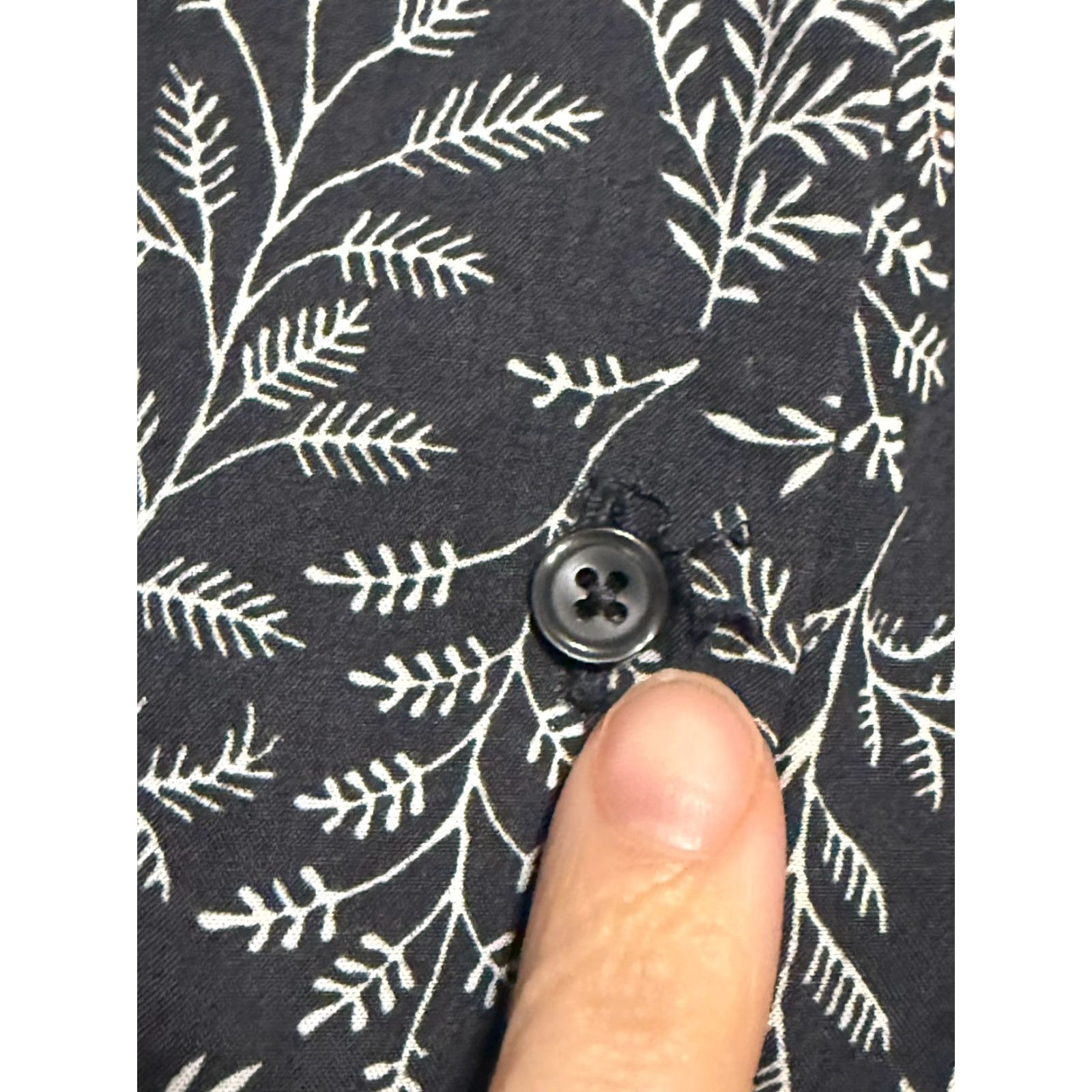 Old Navy Old Navy Romper Women's XS Blue White Floral Long Sleeve One-Piece Pockets Casual Modern (Mens/Womens not applicable) Size XS / US 0-2 / IT 36-38 - 7 Thumbnail
