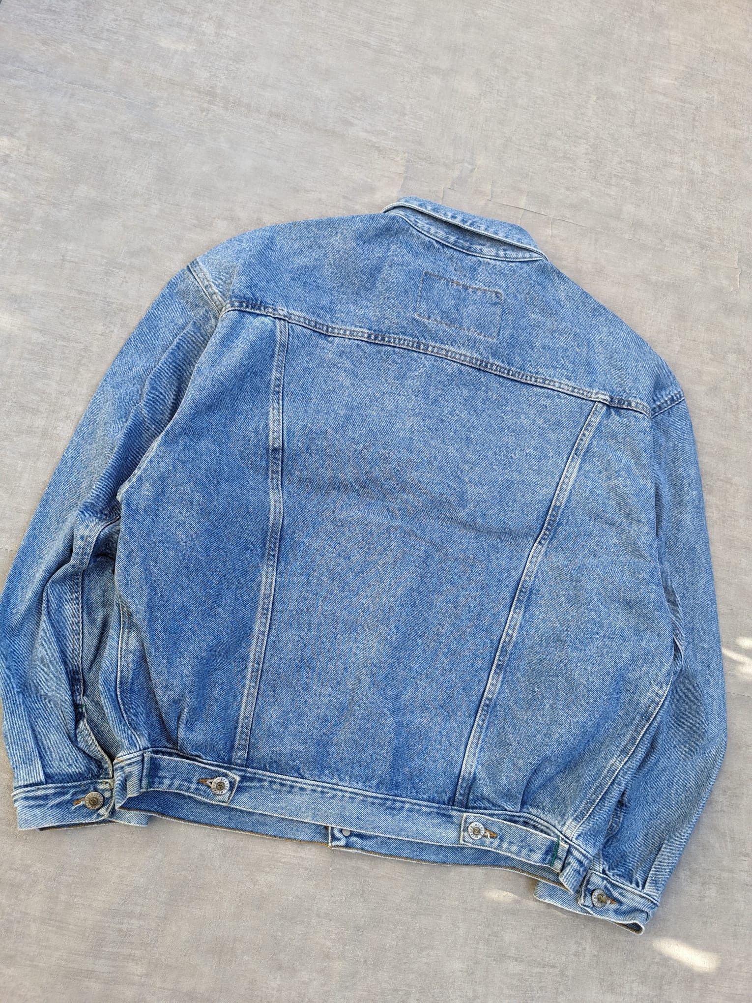 Vintage boxyfit vintage denim jean trucker jacket oversize Size US XL / EU 56 / 4 - 4 Thumbnail