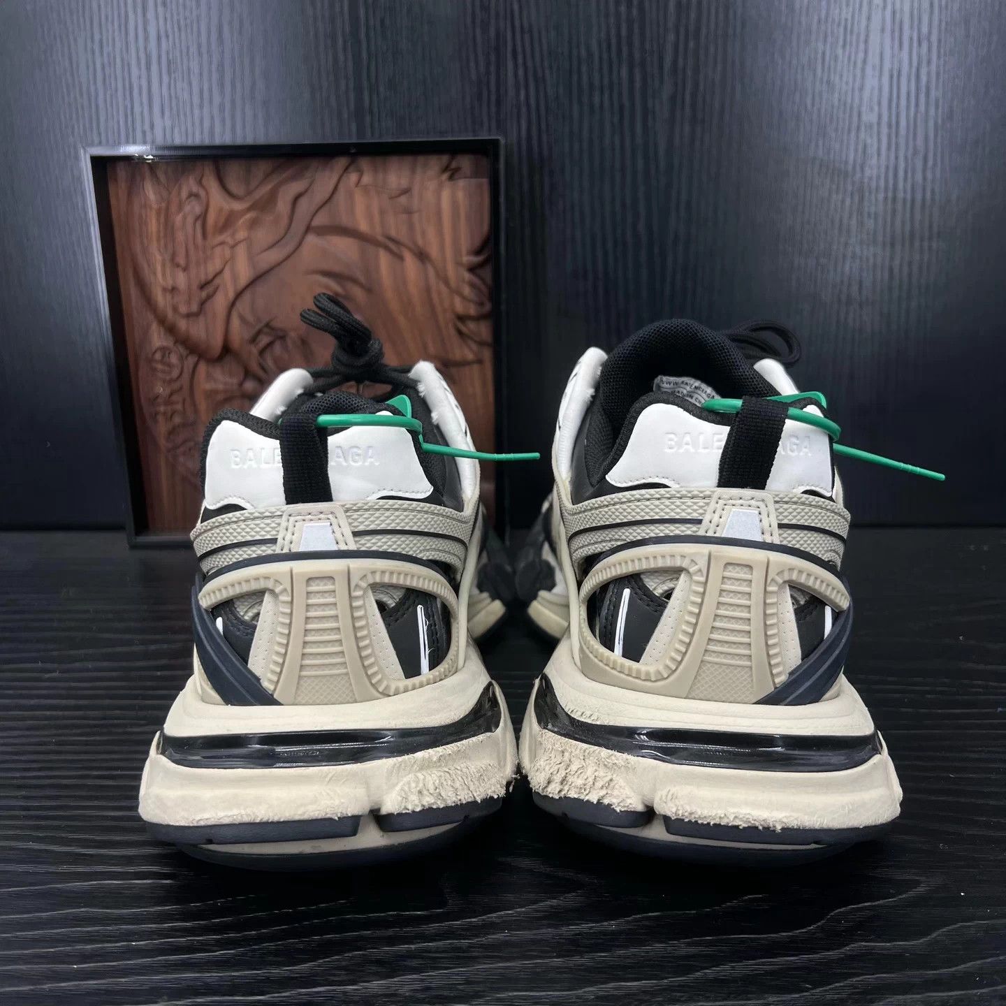 Balenciaga Balenciaga Track 2 Off-White/Black 42 Like New Size US 9 / EU 42 - 6 Thumbnail