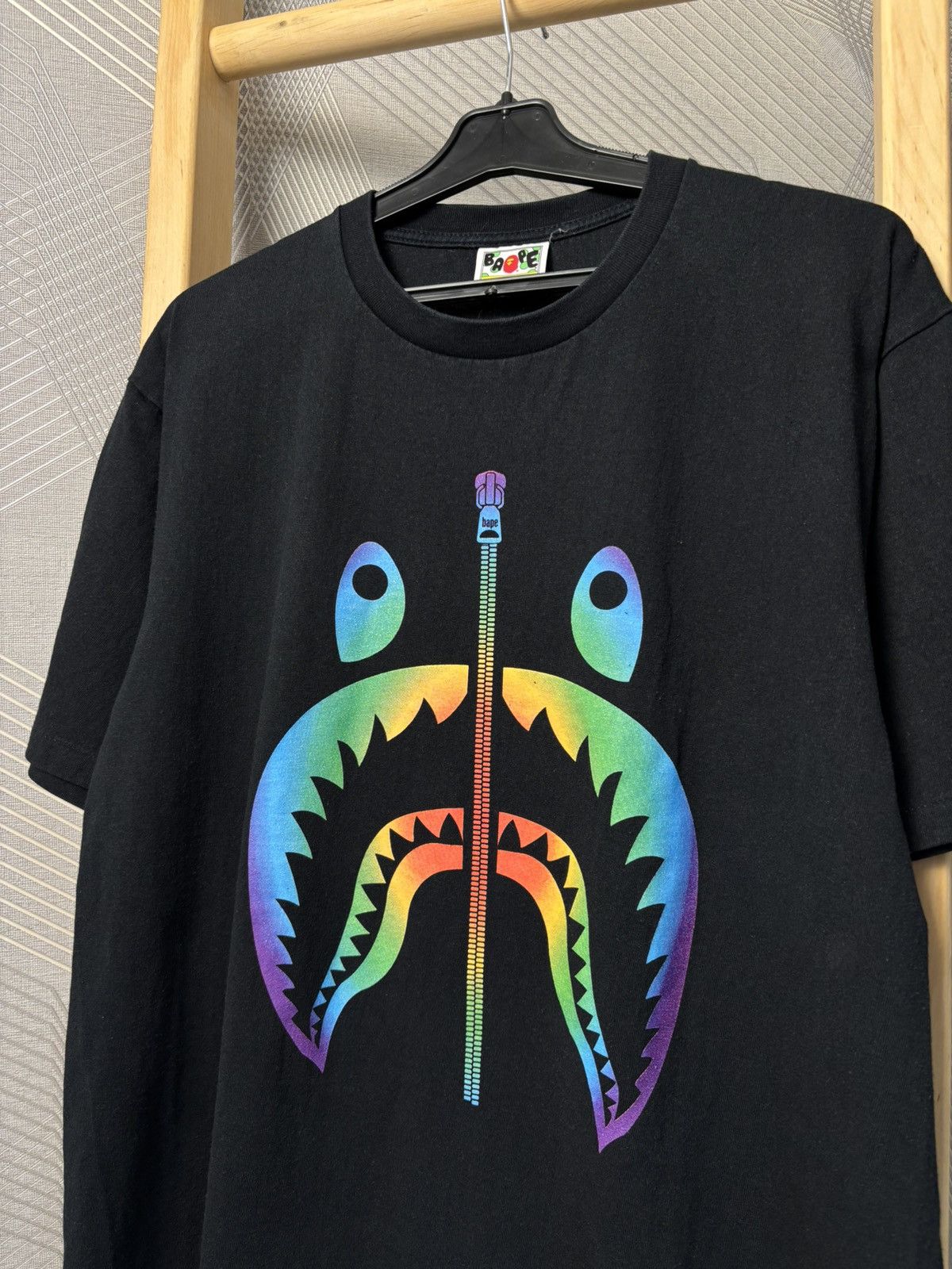 Bape Bape Shark Rainbow t-shirt Size US XL / EU 56 / 4 - 3 Thumbnail