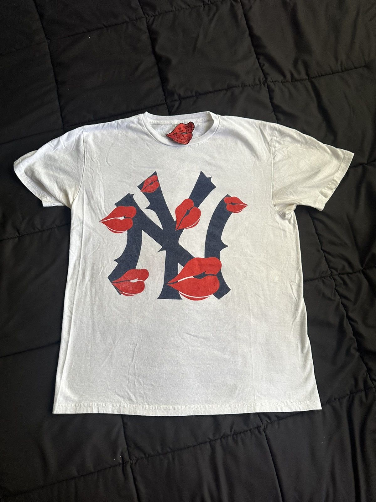 LaRopa LaRopa New York is kissing me tee Size US L / EU 52-54 / 3 - 1 Thumbnail
